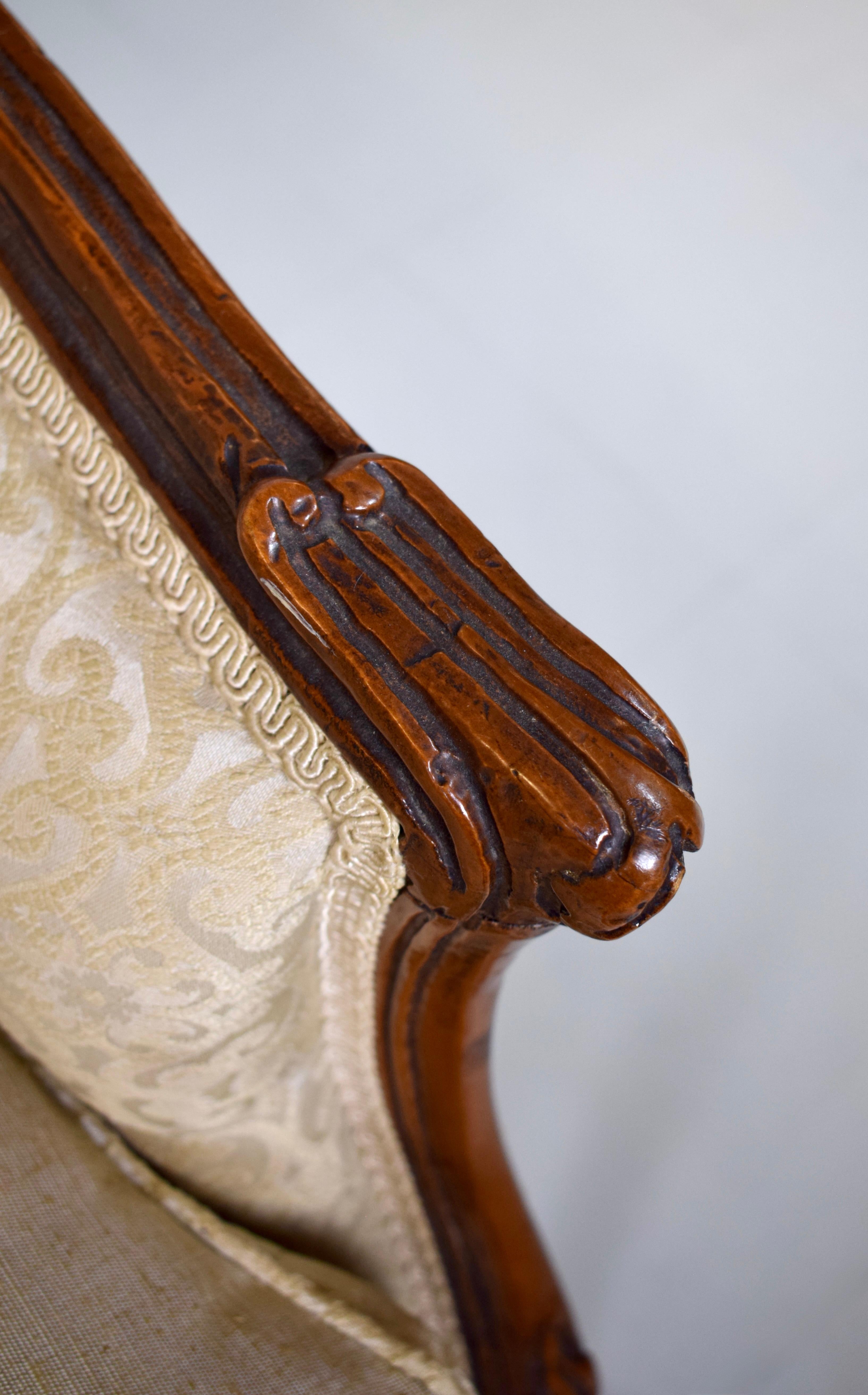 Louis XV Style French Canape Loveseat in vendita 5