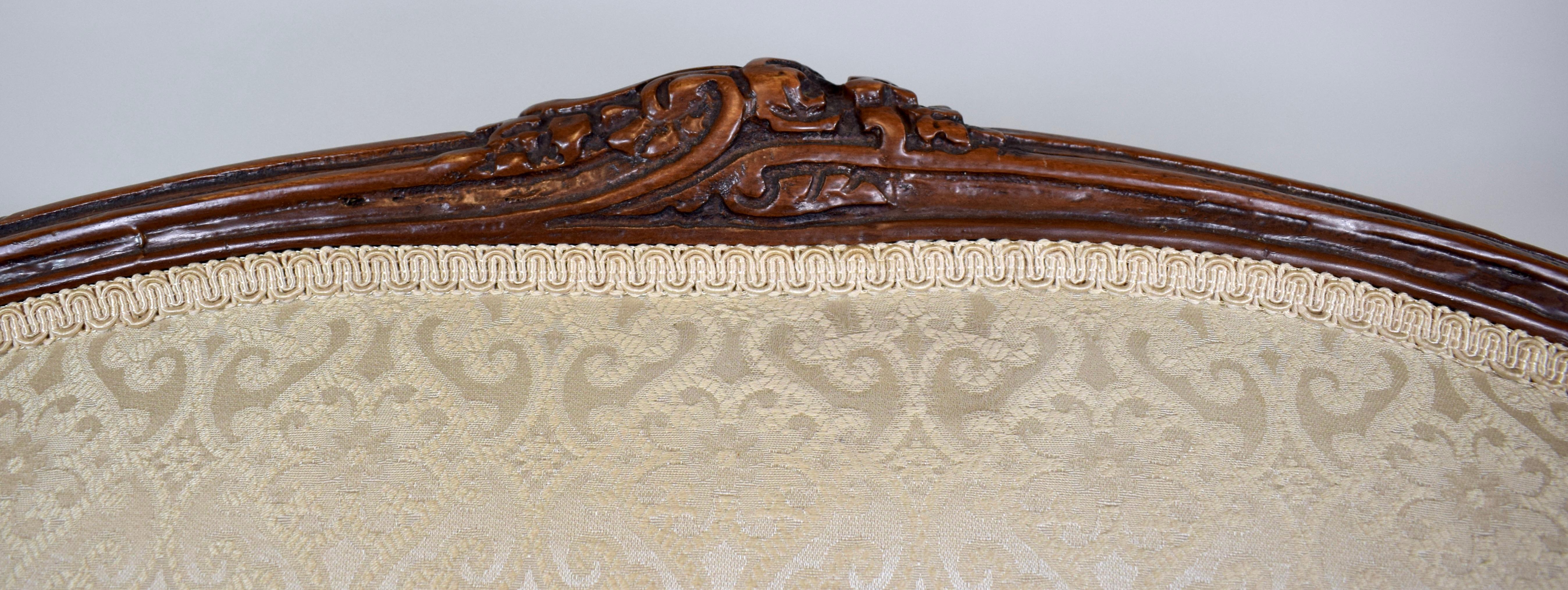 Louis XV Style French Canape Loveseat in vendita 6