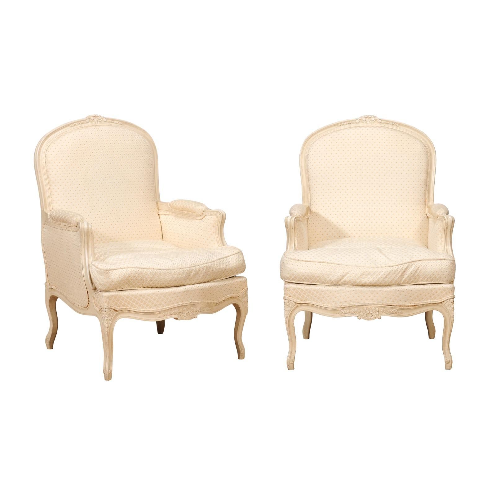 Louis XV Style French Cream Painted Wood Carved Bergères Chairs, a Pair For Sale 15