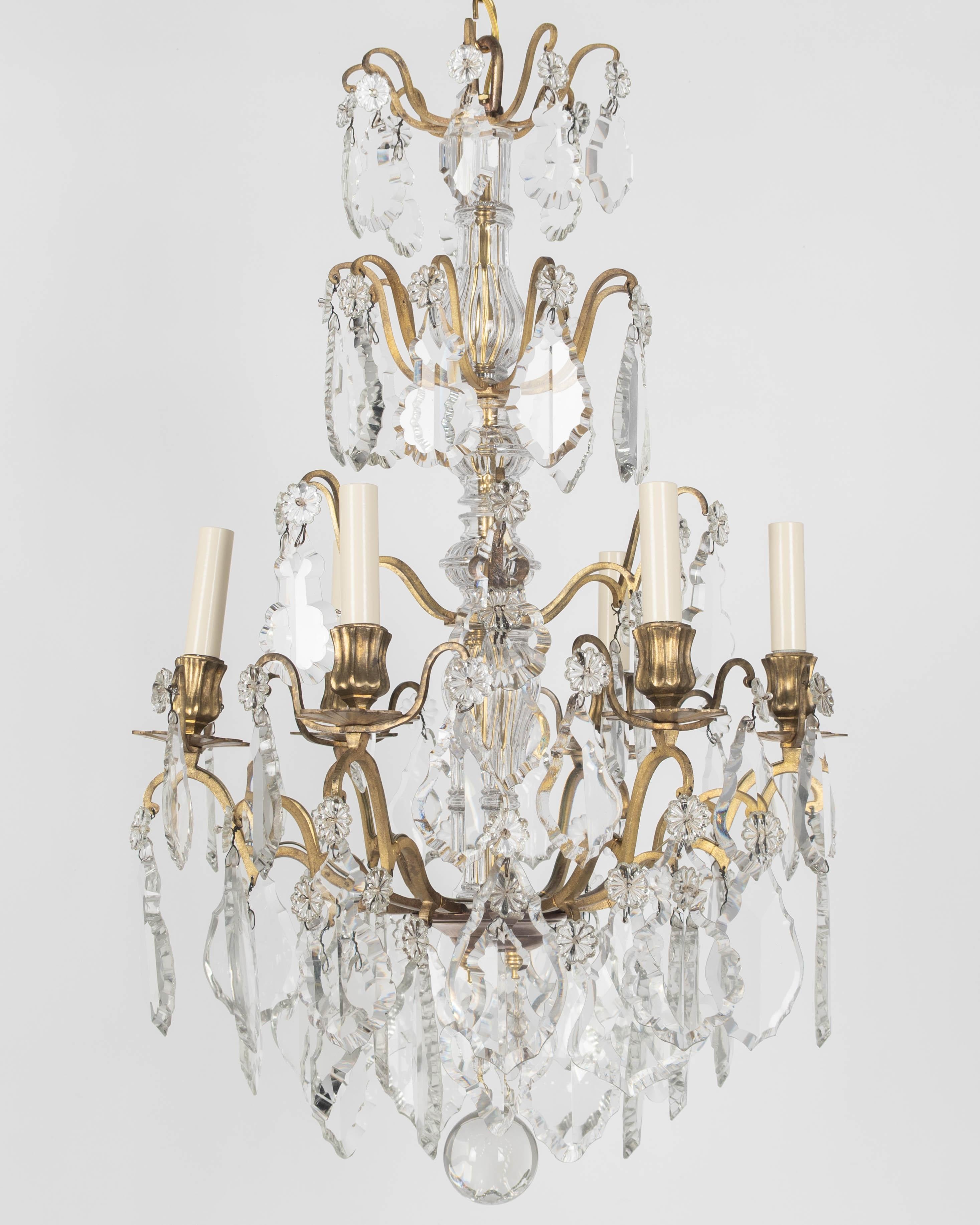 Laiton Lustre en cristal français de style Louis XV en vente
