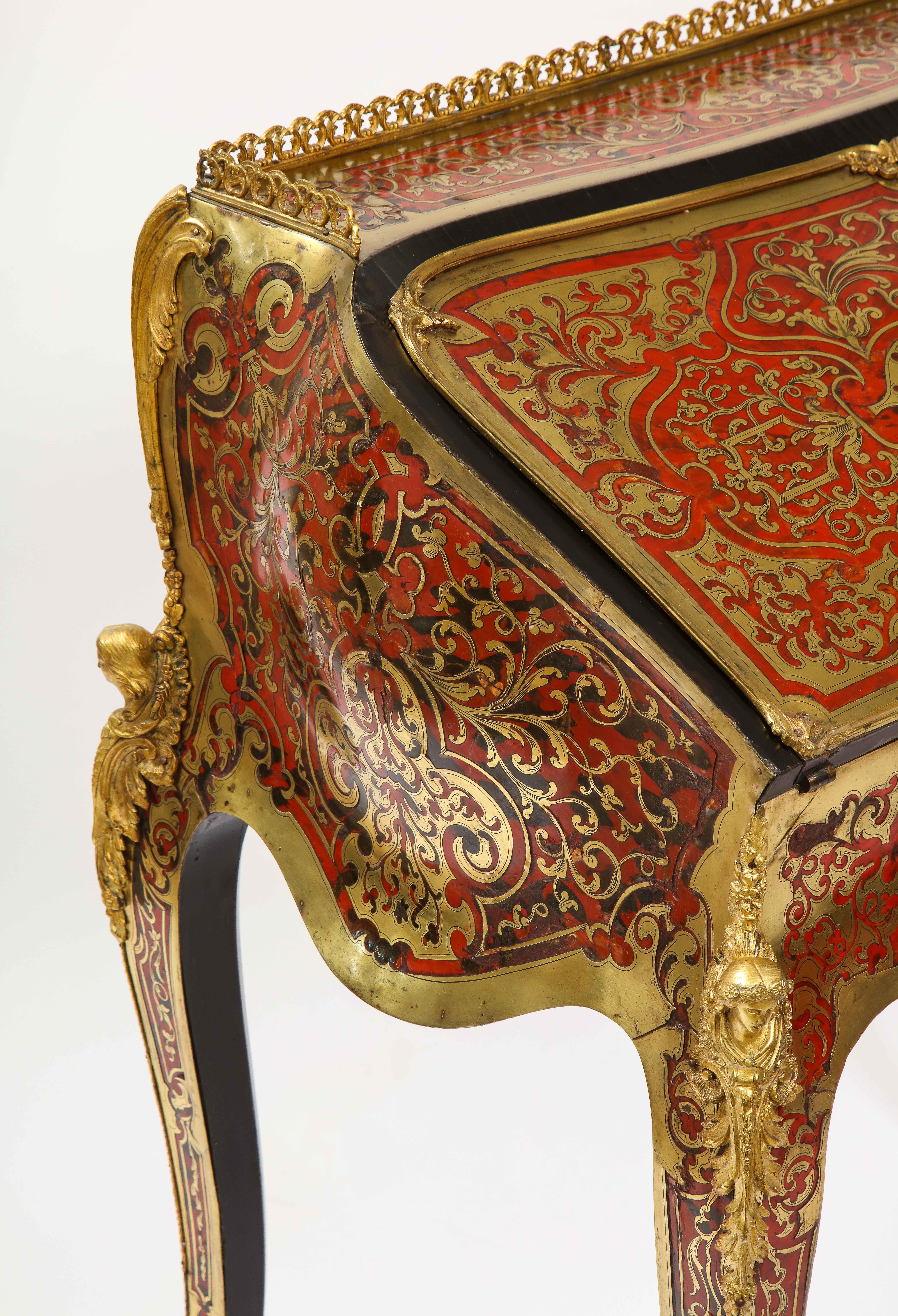 Schreibtisch oder Schrank aus Bronze mit Intarsien aus Boulle im Louis XV.-Stil im Angebot 1