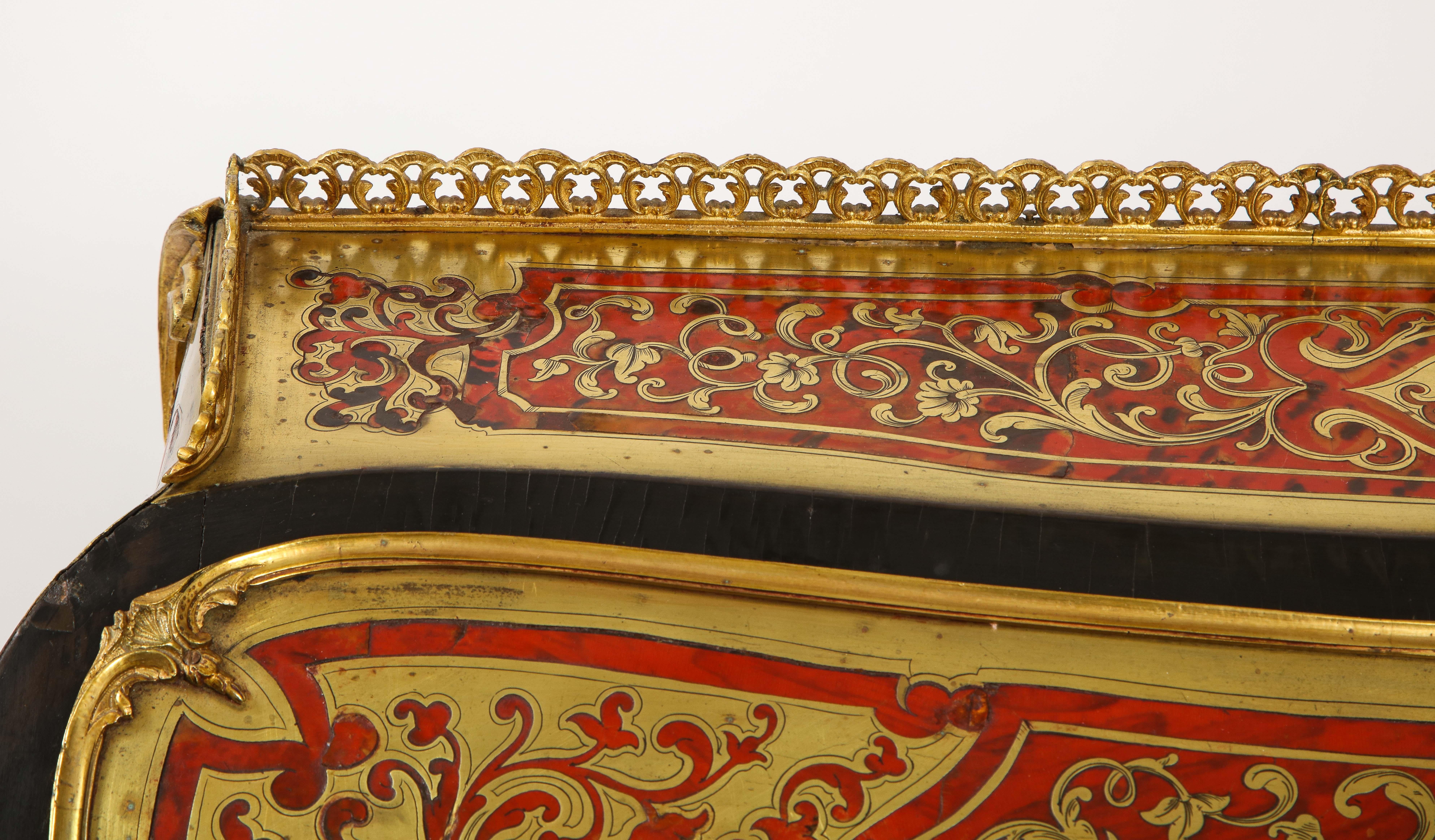 Schreibtisch oder Schrank aus Bronze mit Intarsien aus Boulle im Louis XV.-Stil im Angebot 3