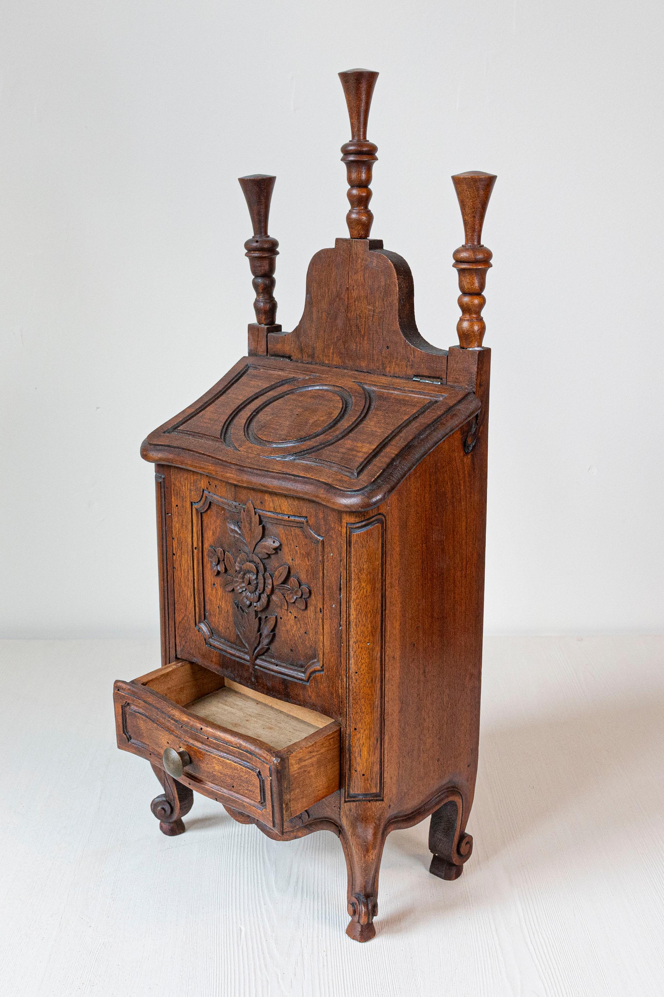 Louis XV Style French Farinerio Flour Box with Carved Floral Décor In Good Condition For Sale In Atlanta, GA
