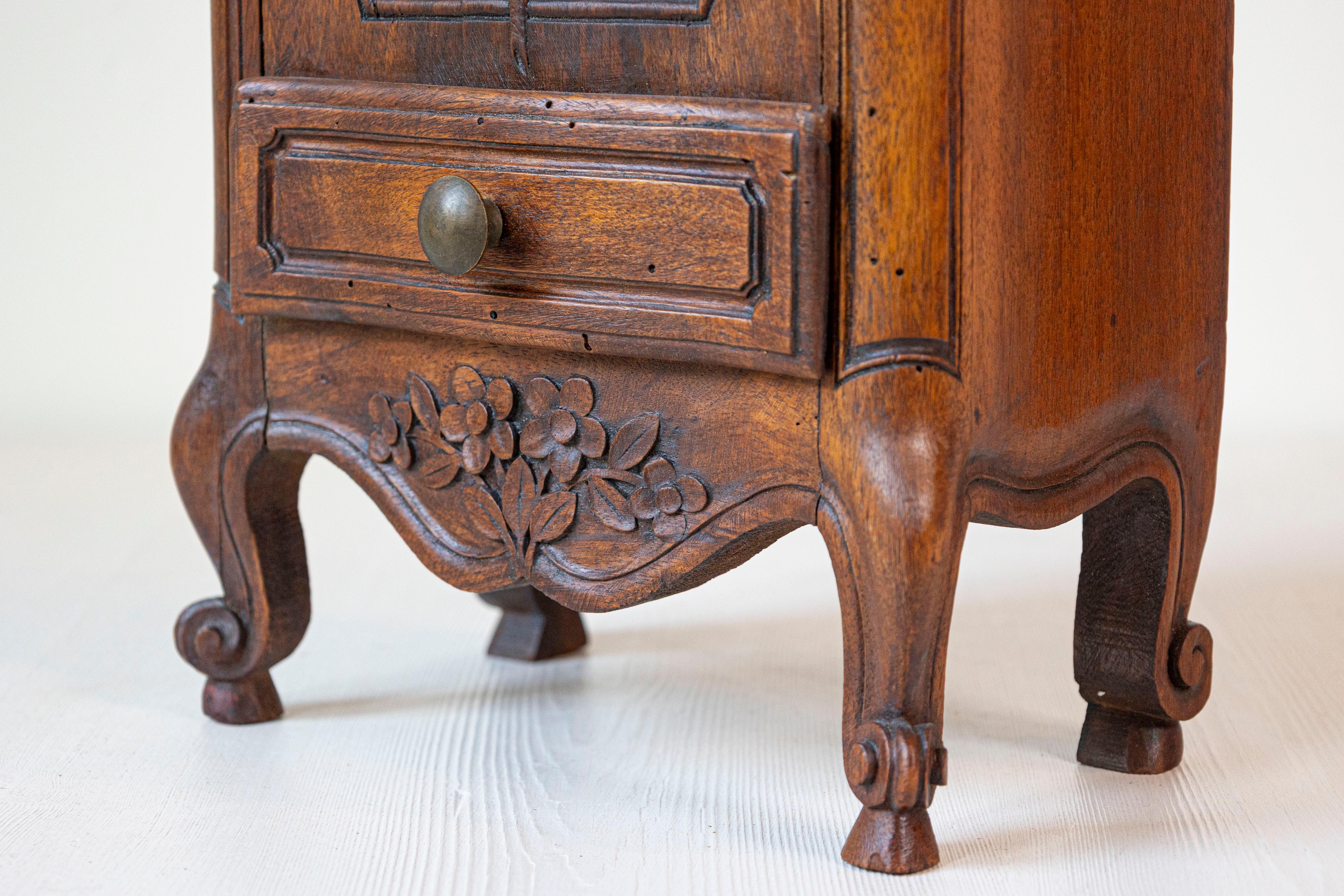 Louis XV Style French Farinerio Flour Box with Carved Floral Décor For Sale 4