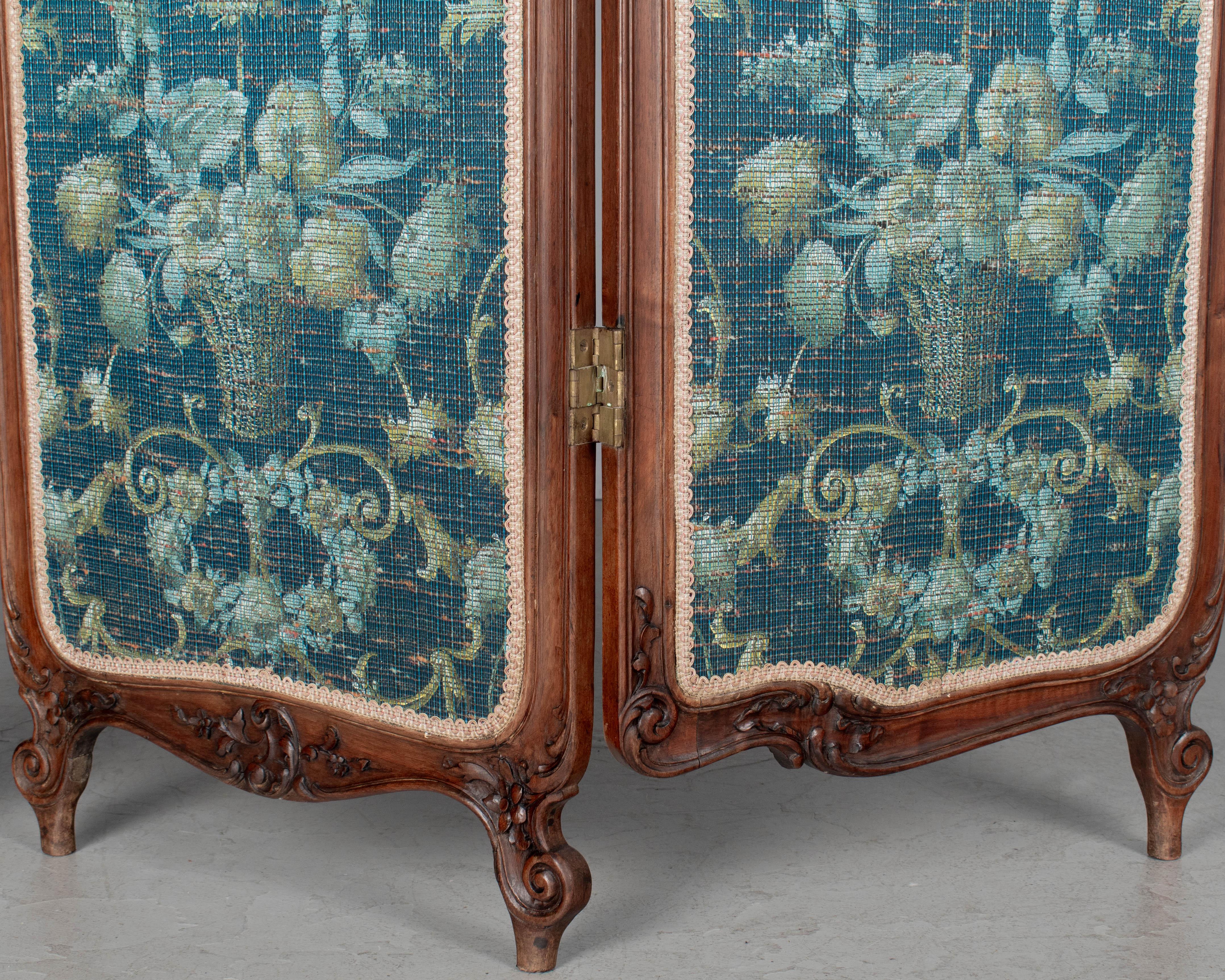 Louis XV Style French Folding Screen or Room Divider In Good Condition In Winter Park, FL