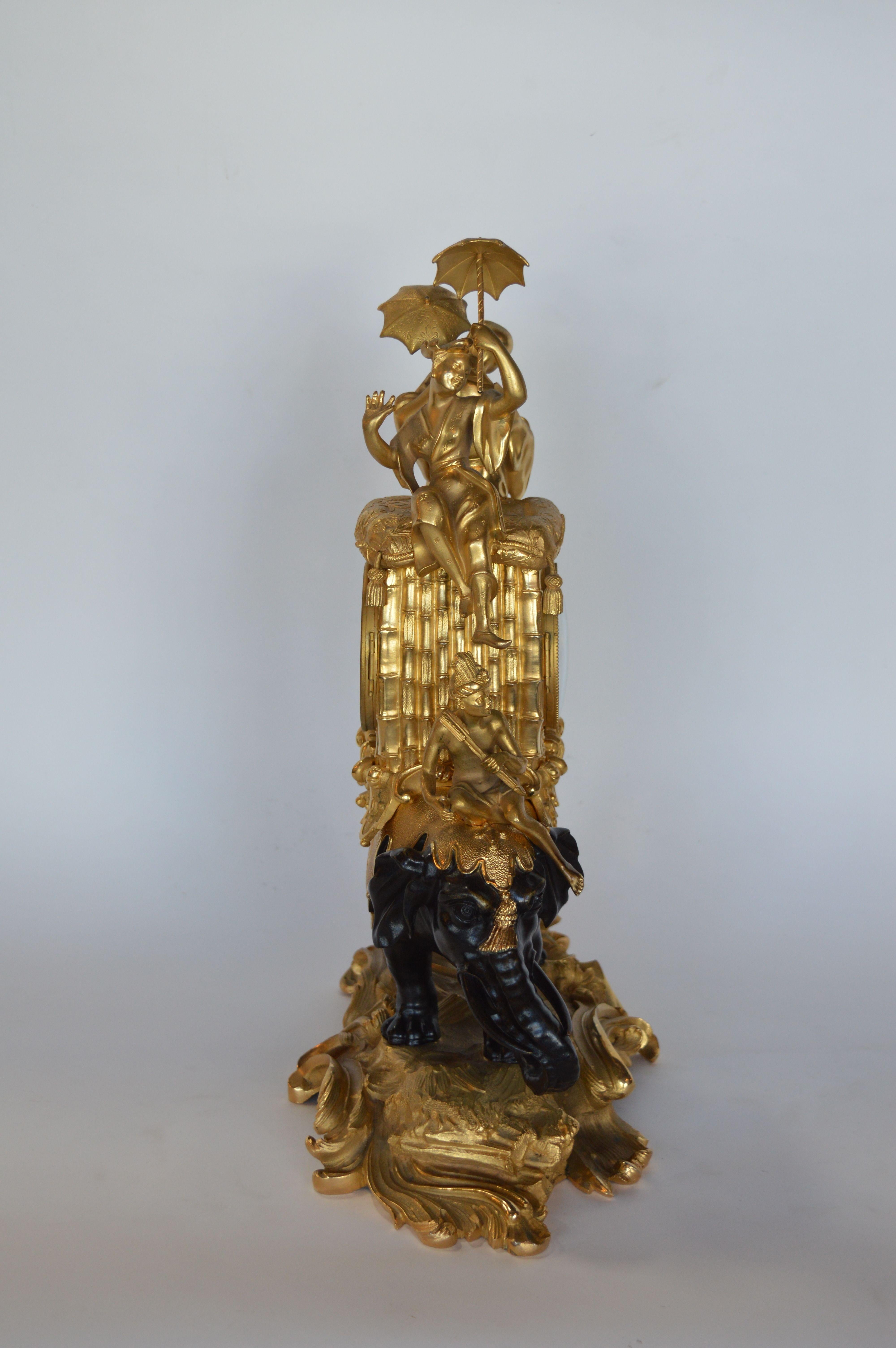 Horloge éléphant de style Louis XV en bronze doré signée par Barreau F de Bronzes en vente 3