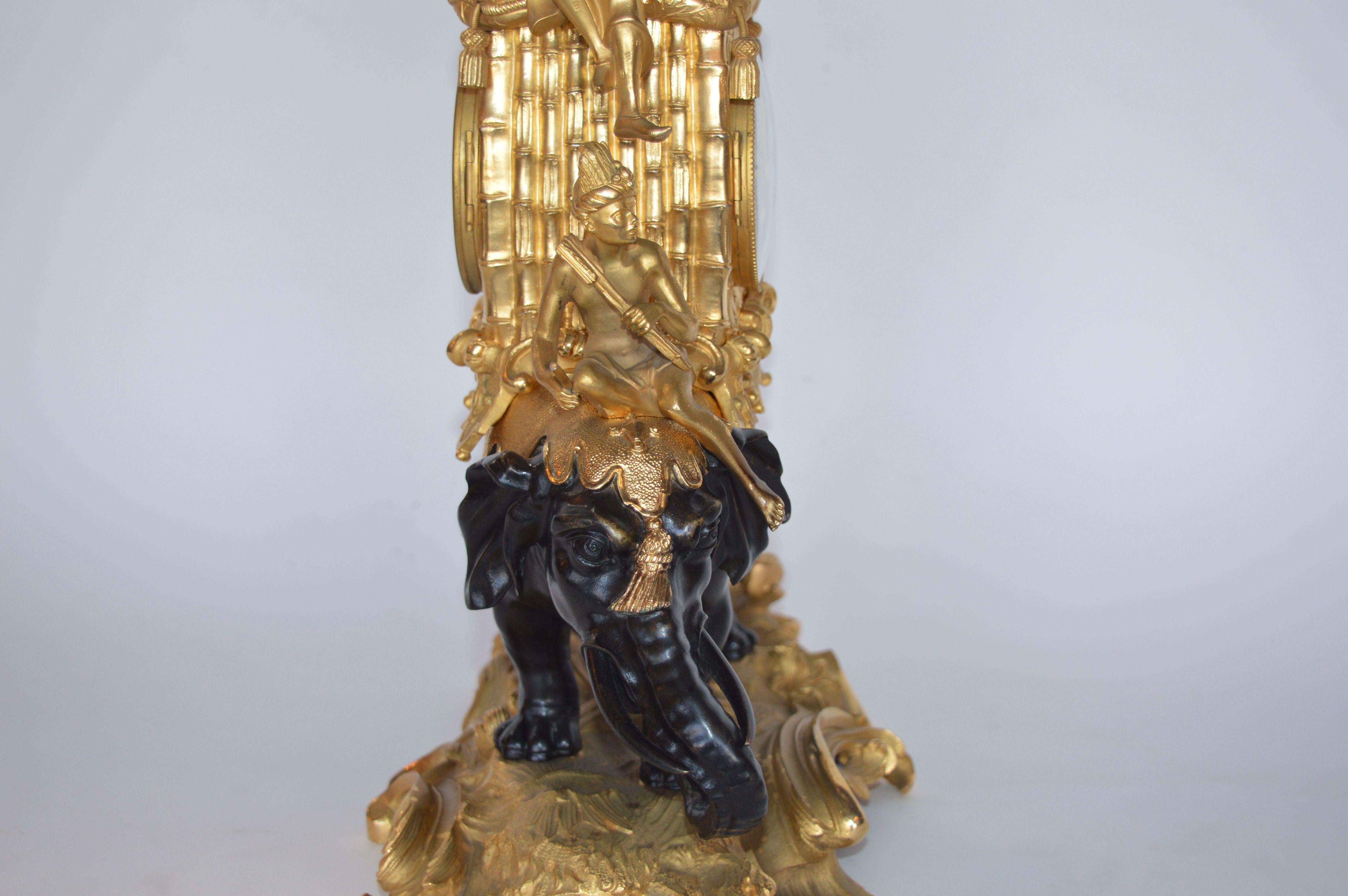 Horloge éléphant de style Louis XV en bronze doré signée par Barreau F de Bronzes en vente 4