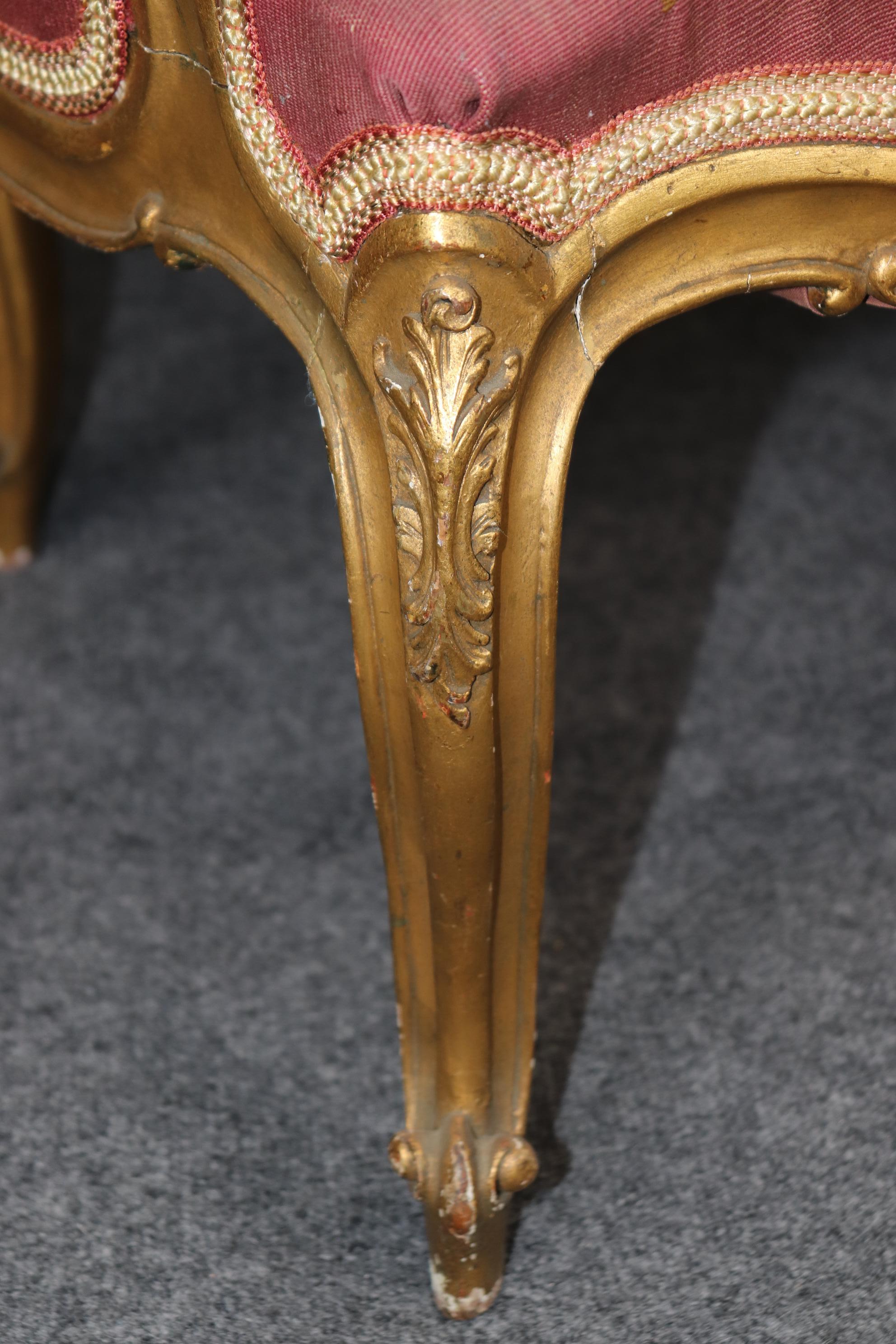 Sillón con brazo tapiz dorado francés estilo Luis XV Nogal en venta