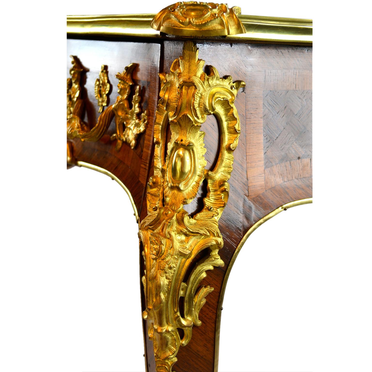 Louis XV Stil Französisch Kingwood Parkett und vergoldeter Bronze Bureau Plat 'Schreibtisch' (Louis XV.) im Angebot