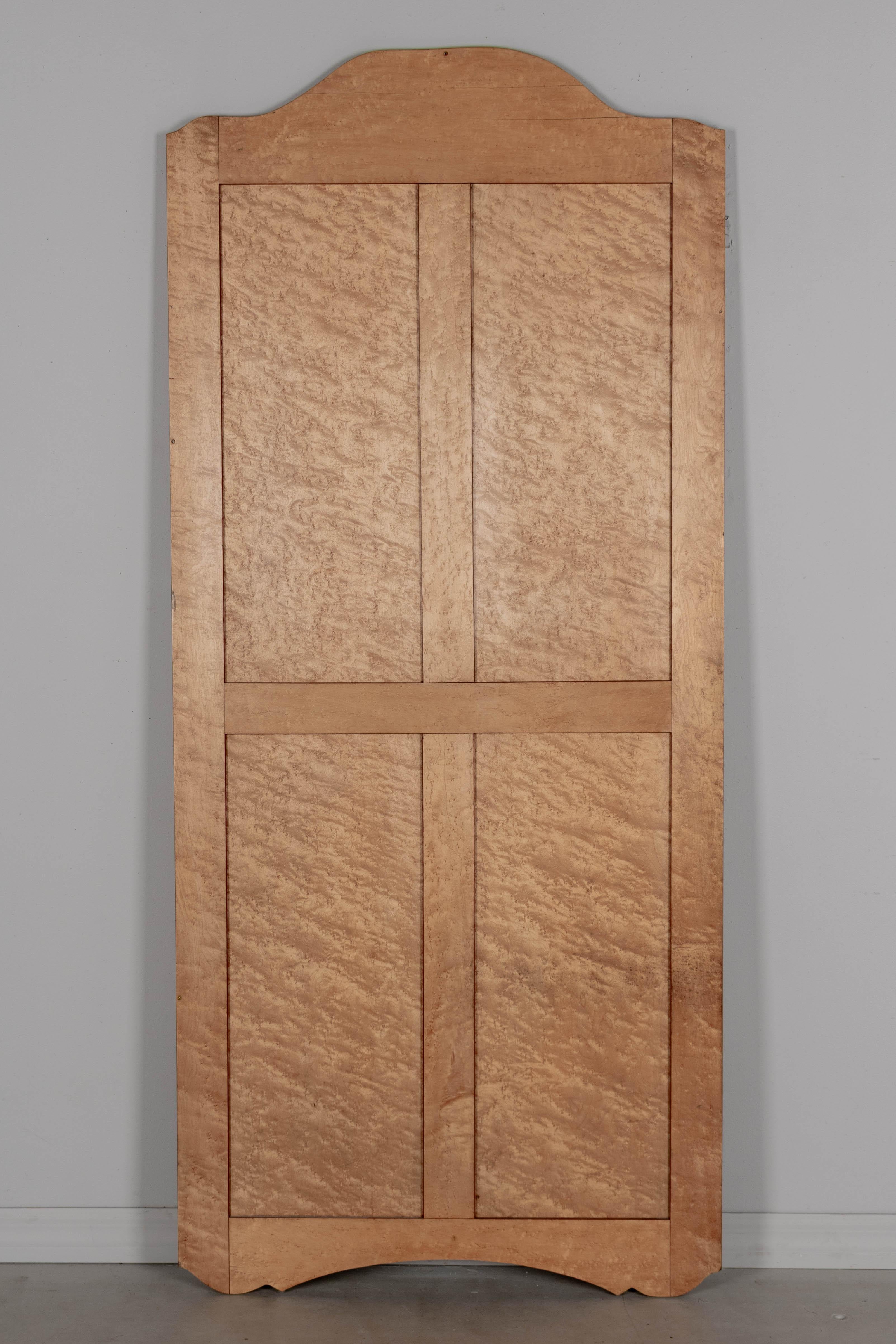 Armoire francese in mogano in stile Luigi XV in vendita 6