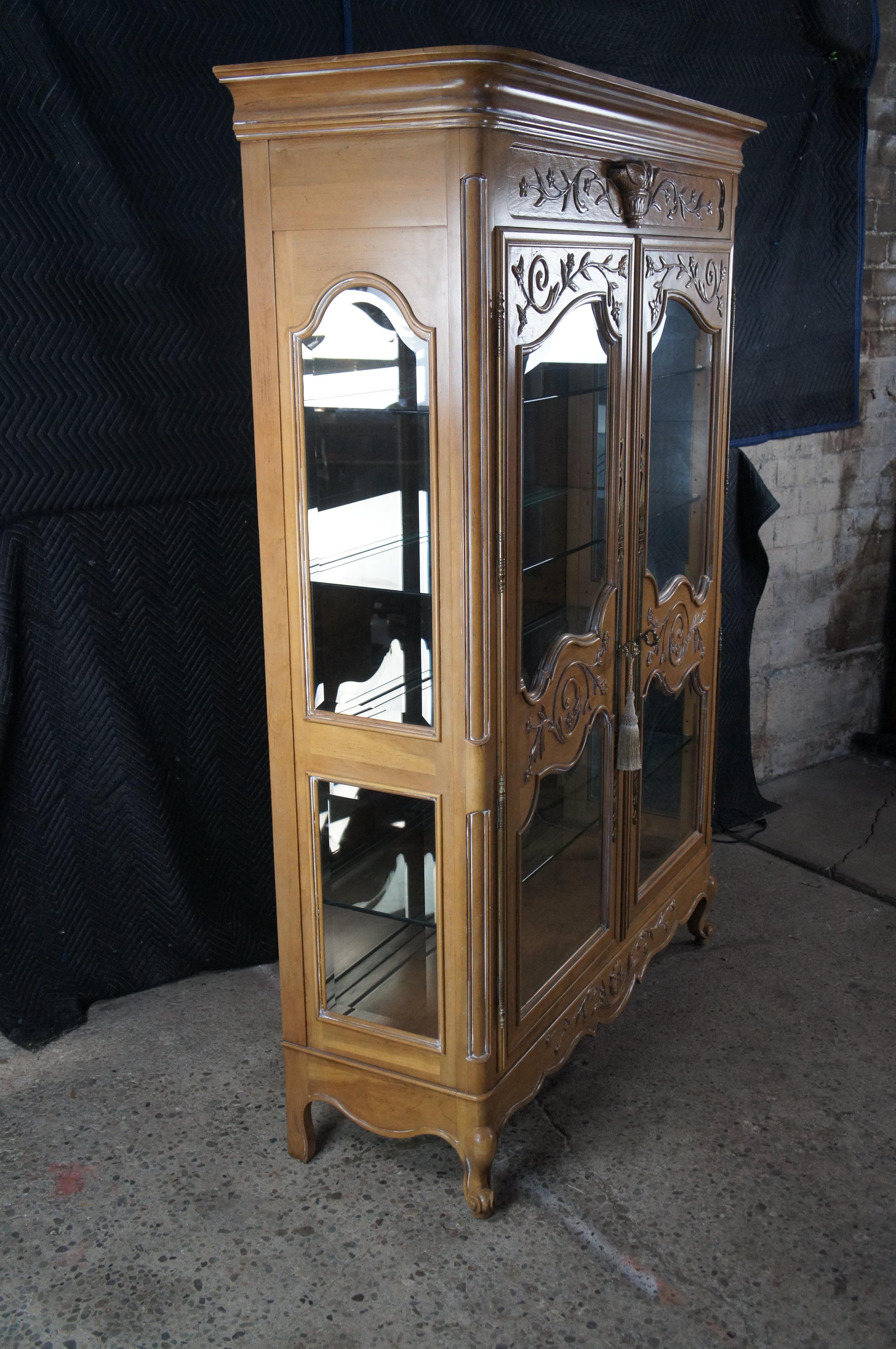 Vitrine à porcelaine en bois fruitier de style Louis XV Bibliothèque Curio en vente 8