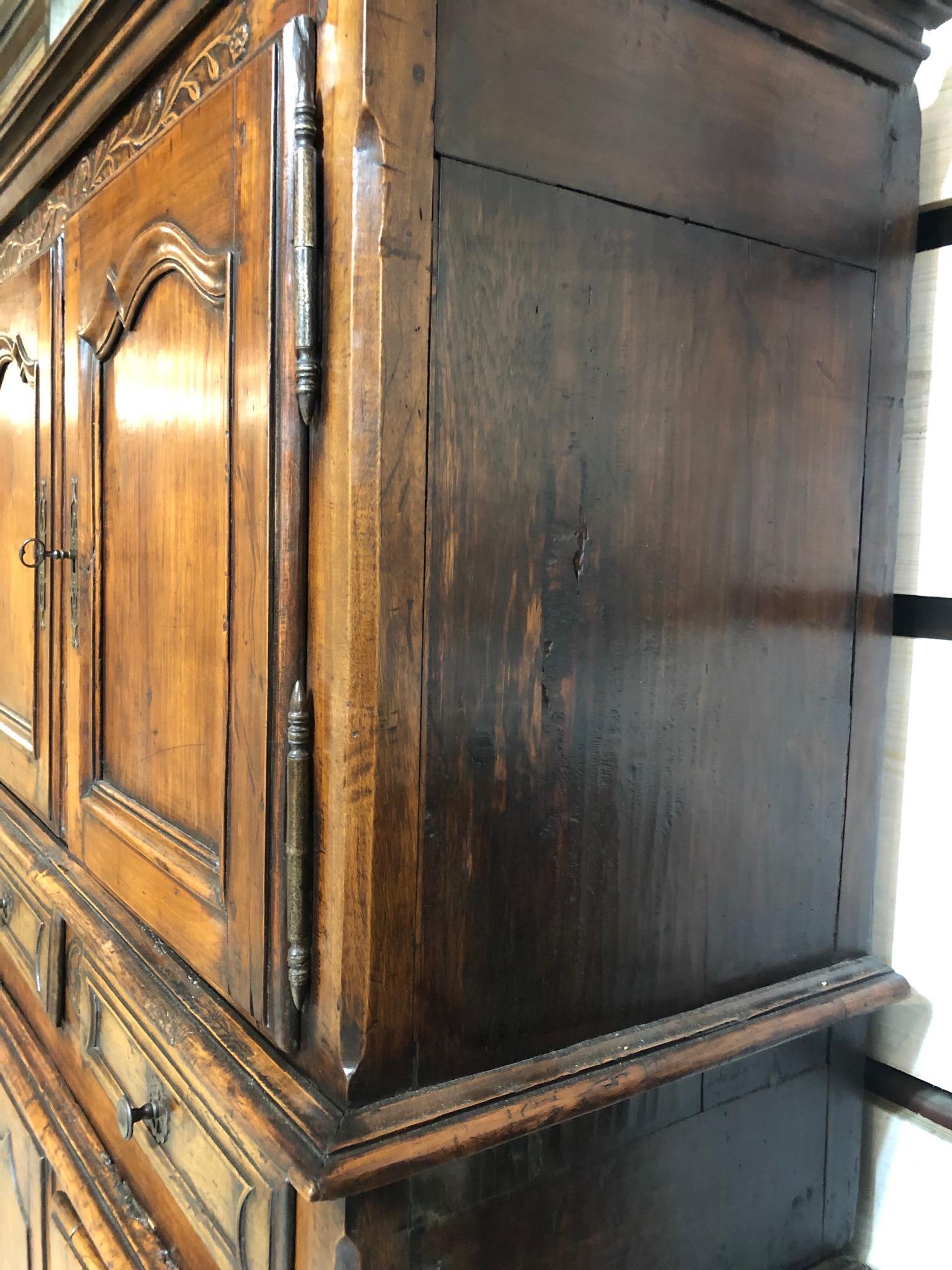 Early 19th Century Louis XV Style French Provincial Pear Wood Tall Buffet In Good Condition For Sale In Middleburg, VA