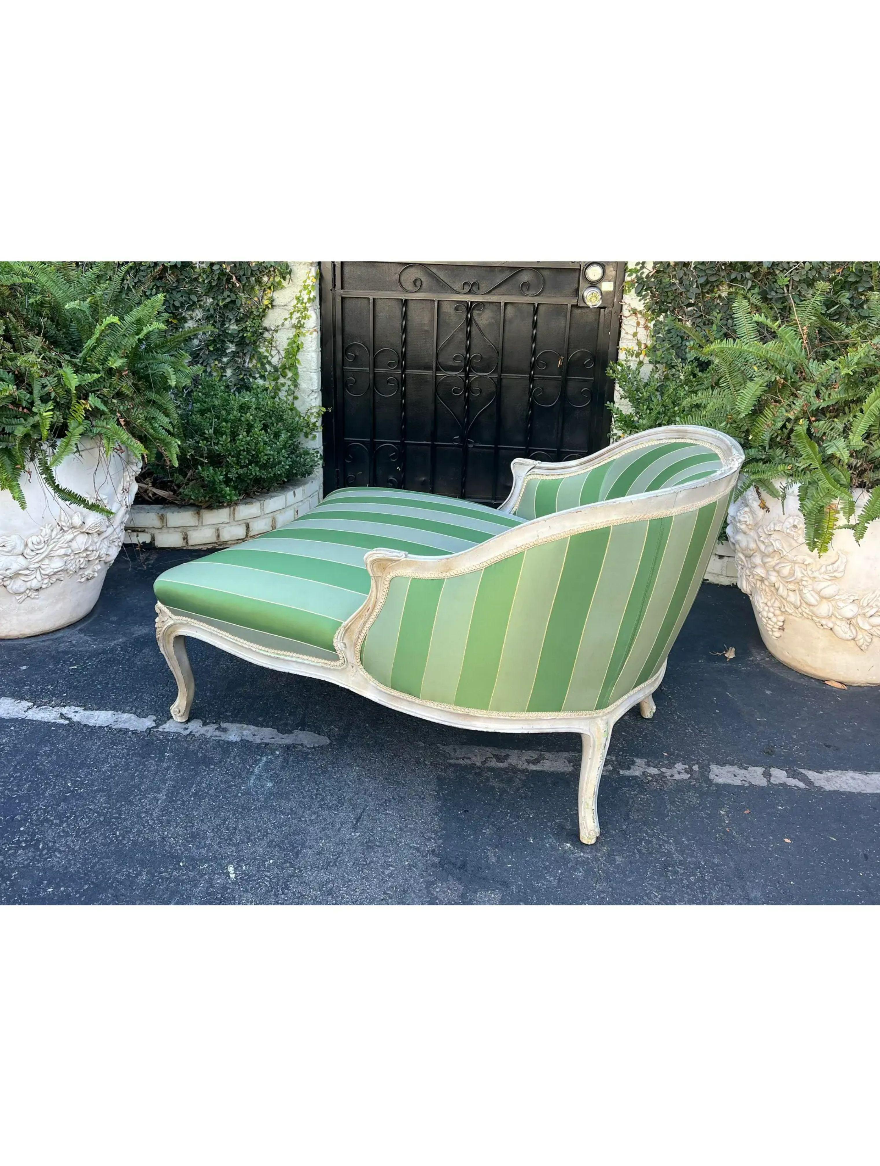 Louis XV Style French Striped Chaise Lounge, 19th Century In Good Condition In LOS ANGELES, CA
