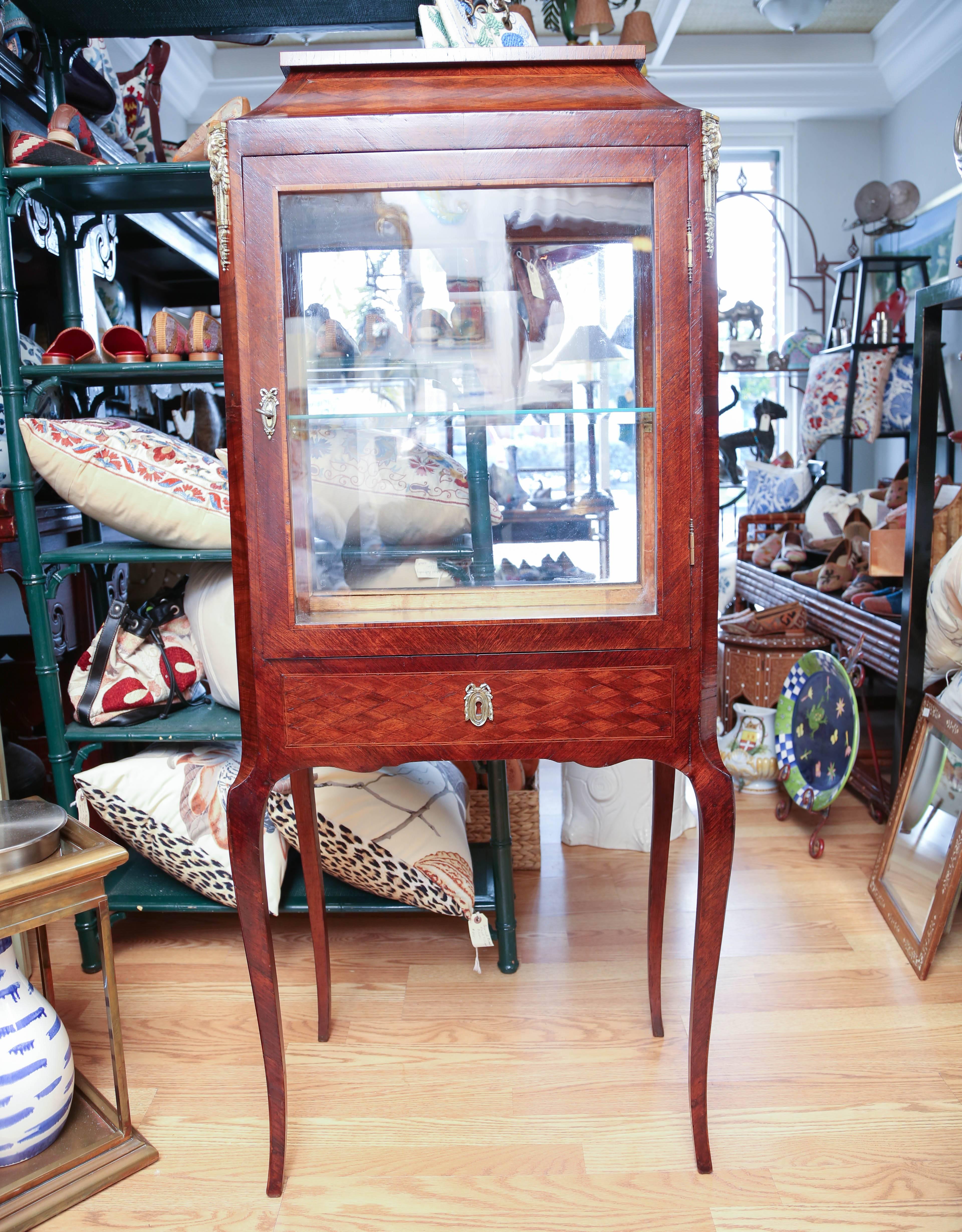 Vitrina francese in stile Luigi XV in vendita 3