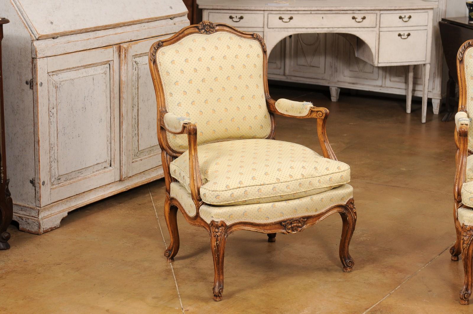 20th Century Louis XV Style French Walnut Fauteuils à la Reine with Carved Floral Motifs  For Sale