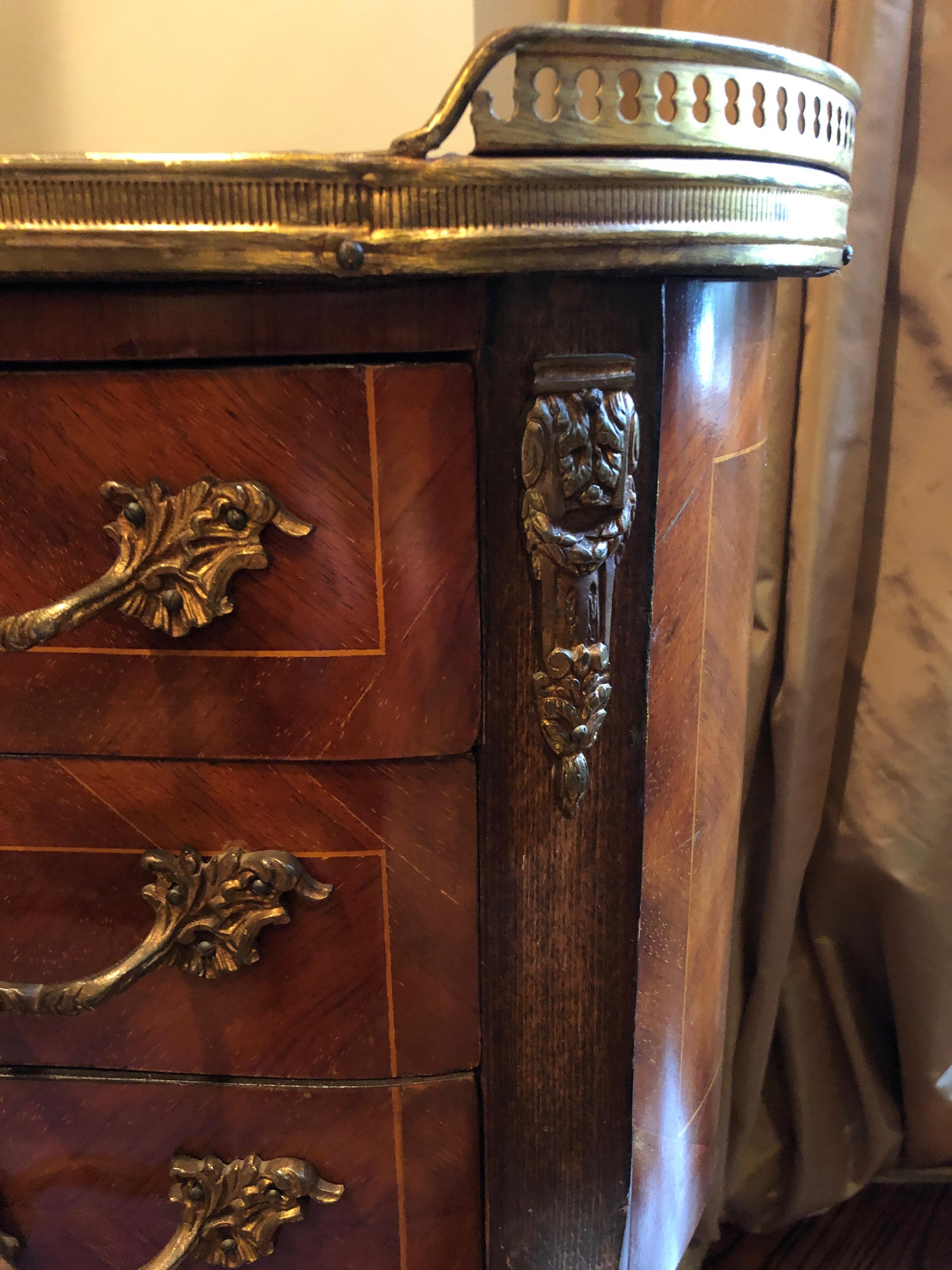 Louis XV Style Fruitwood and Marble Kidney Shaped Side Table In Good Condition In Hopewell, NJ