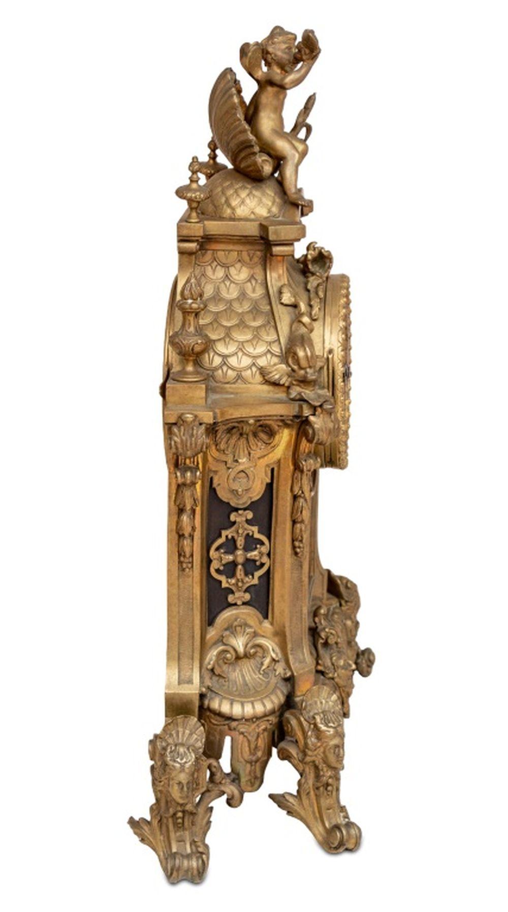 Louis XV Style Gilt Brass Mantel Clock In Good Condition For Sale In Astoria, NY