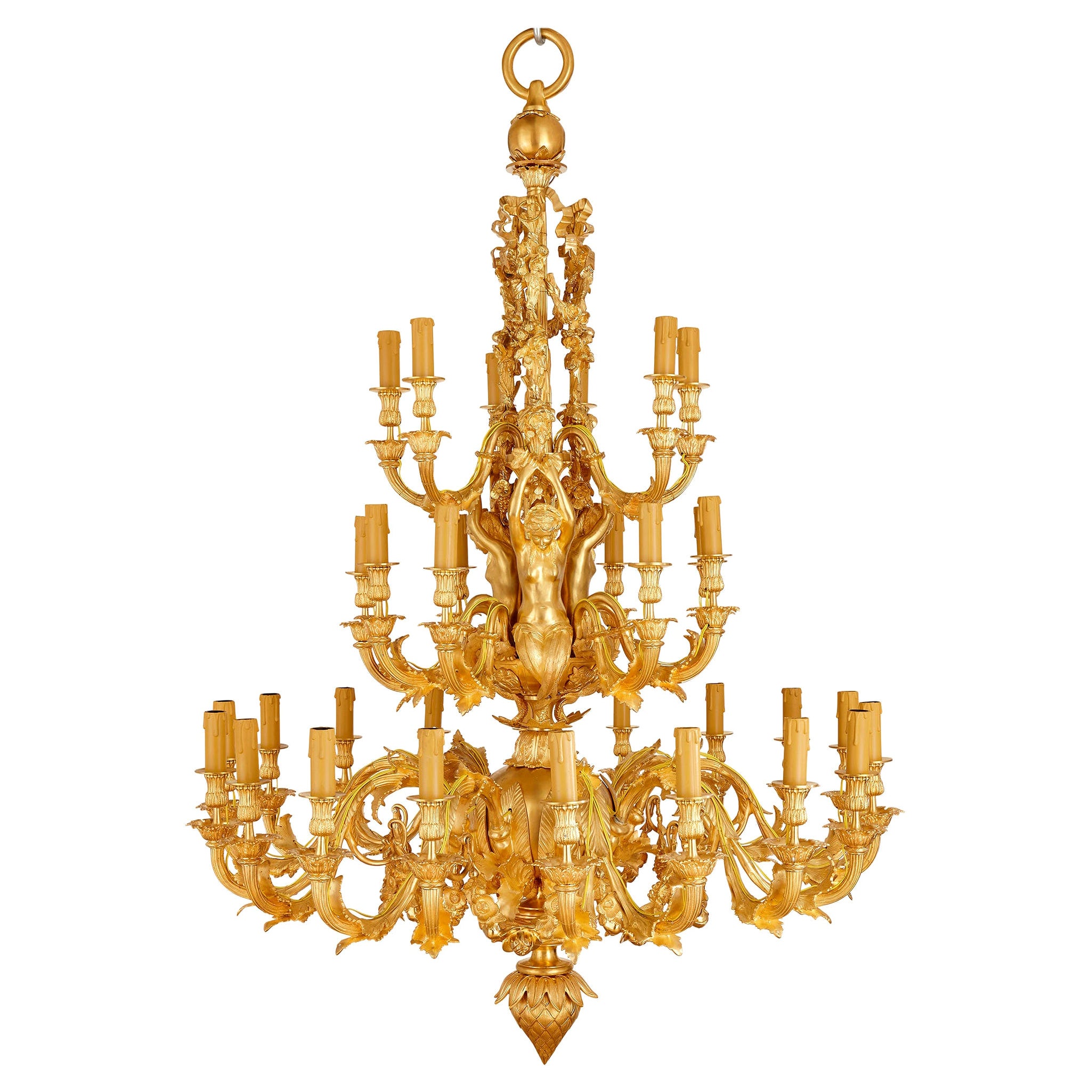 Araña de 33 luces de bronce dorado estilo Luis XV