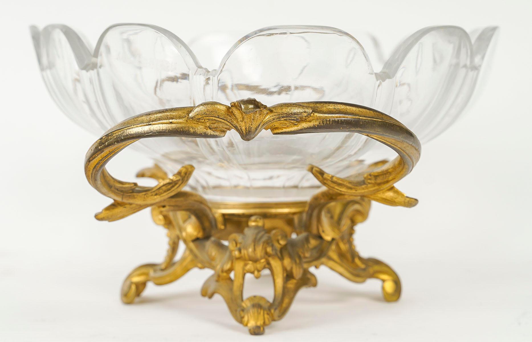 Louis XV Style Gilt Bronze and Crystal Bowl, Napoleon III Period. In Good Condition For Sale In Saint-Ouen, FR