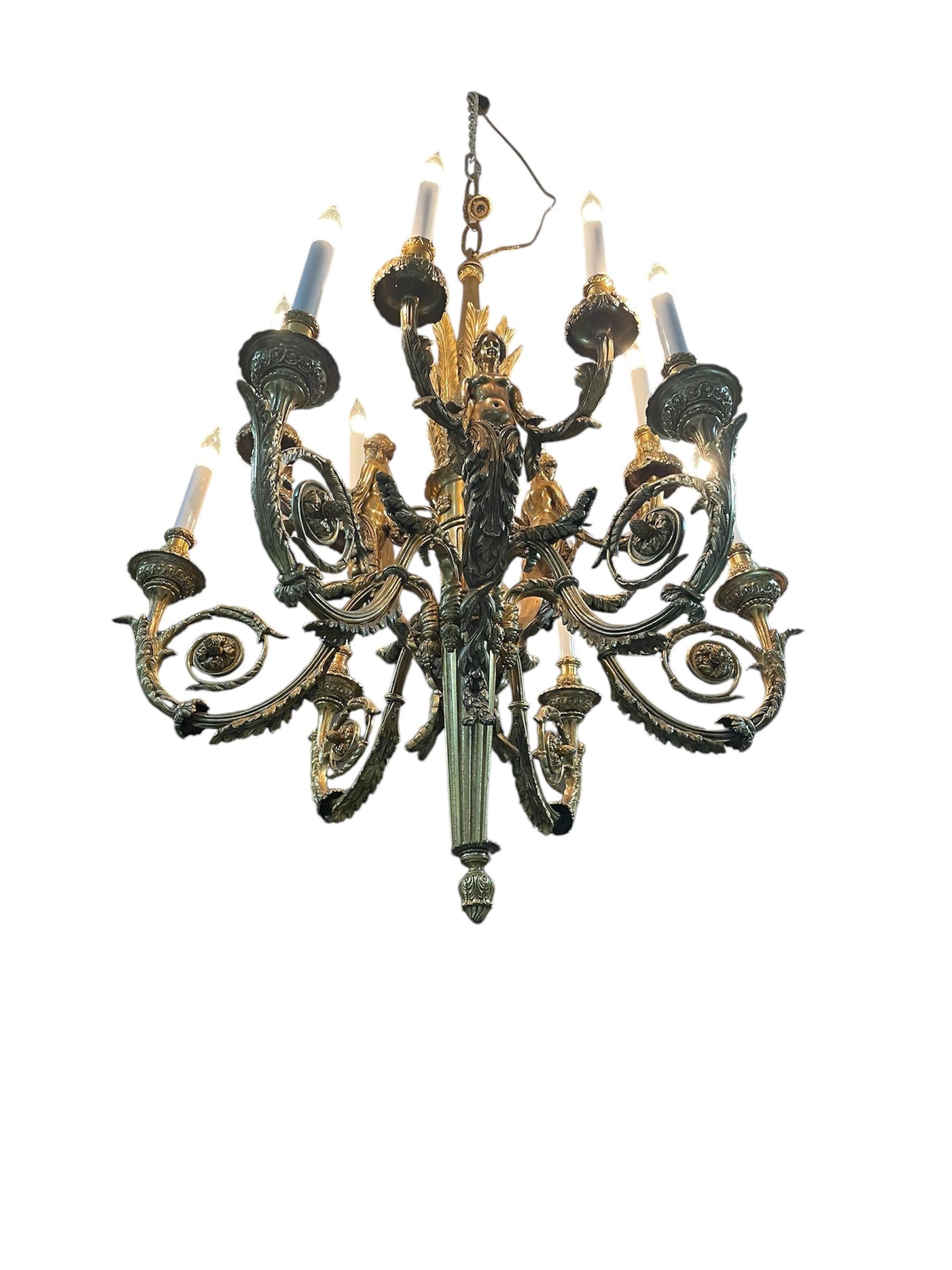Lampadario in bronzo dorato in stile Luigi XV in vendita 3