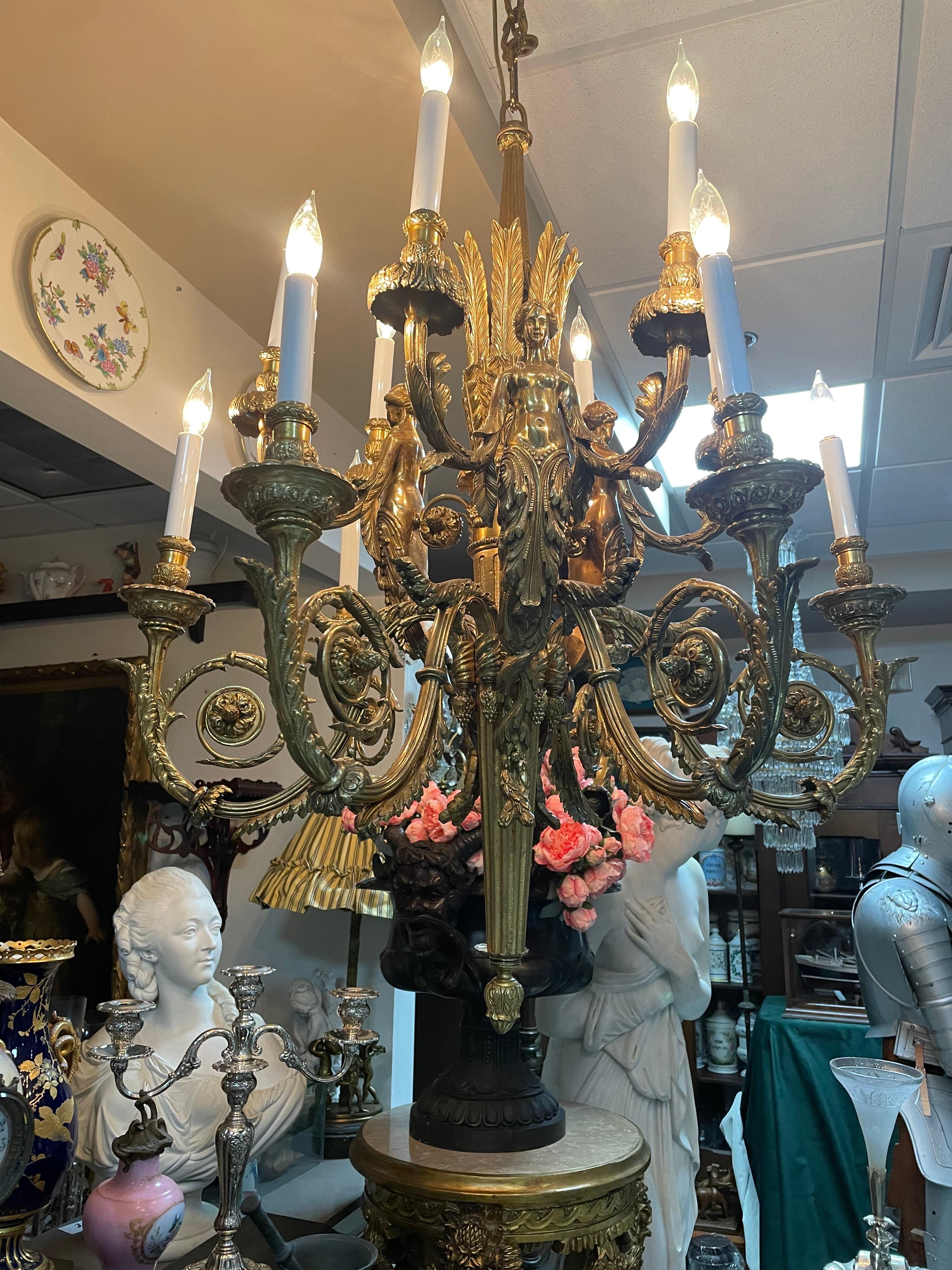 Lampadario in bronzo dorato in stile Luigi XV in vendita 7