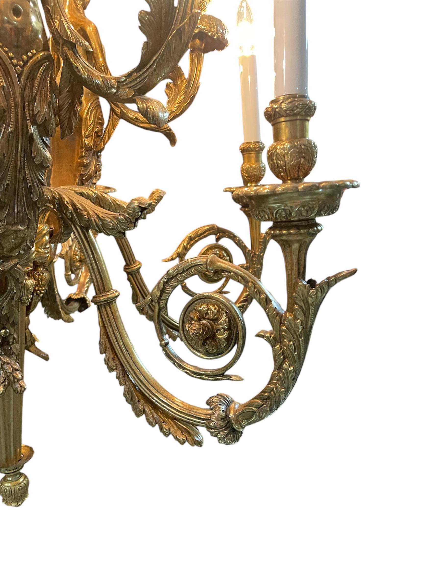 XX secolo Lampadario in bronzo dorato in stile Luigi XV in vendita