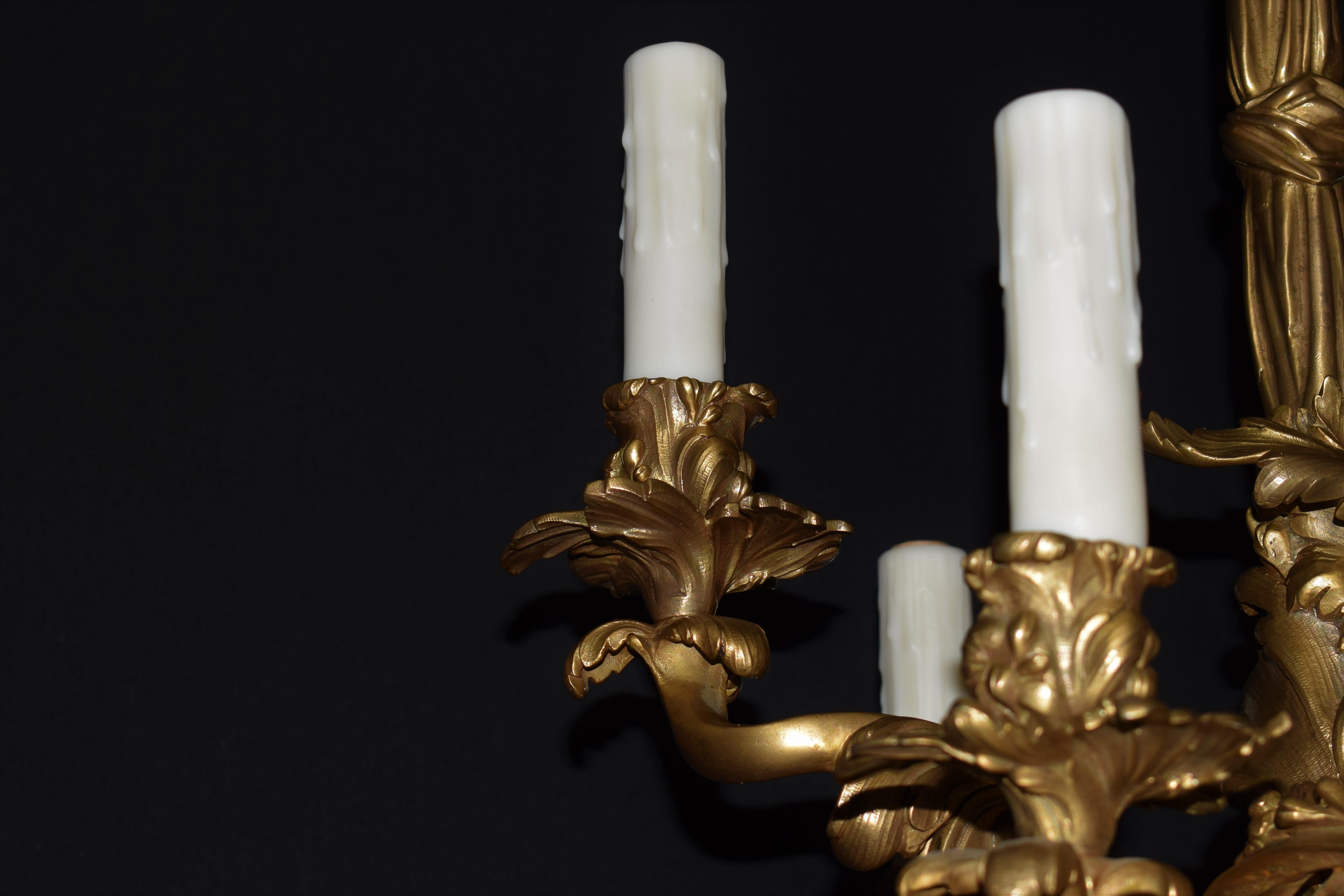Louis XV Stil Vergoldete Bronze Kronleuchter im Angebot 1