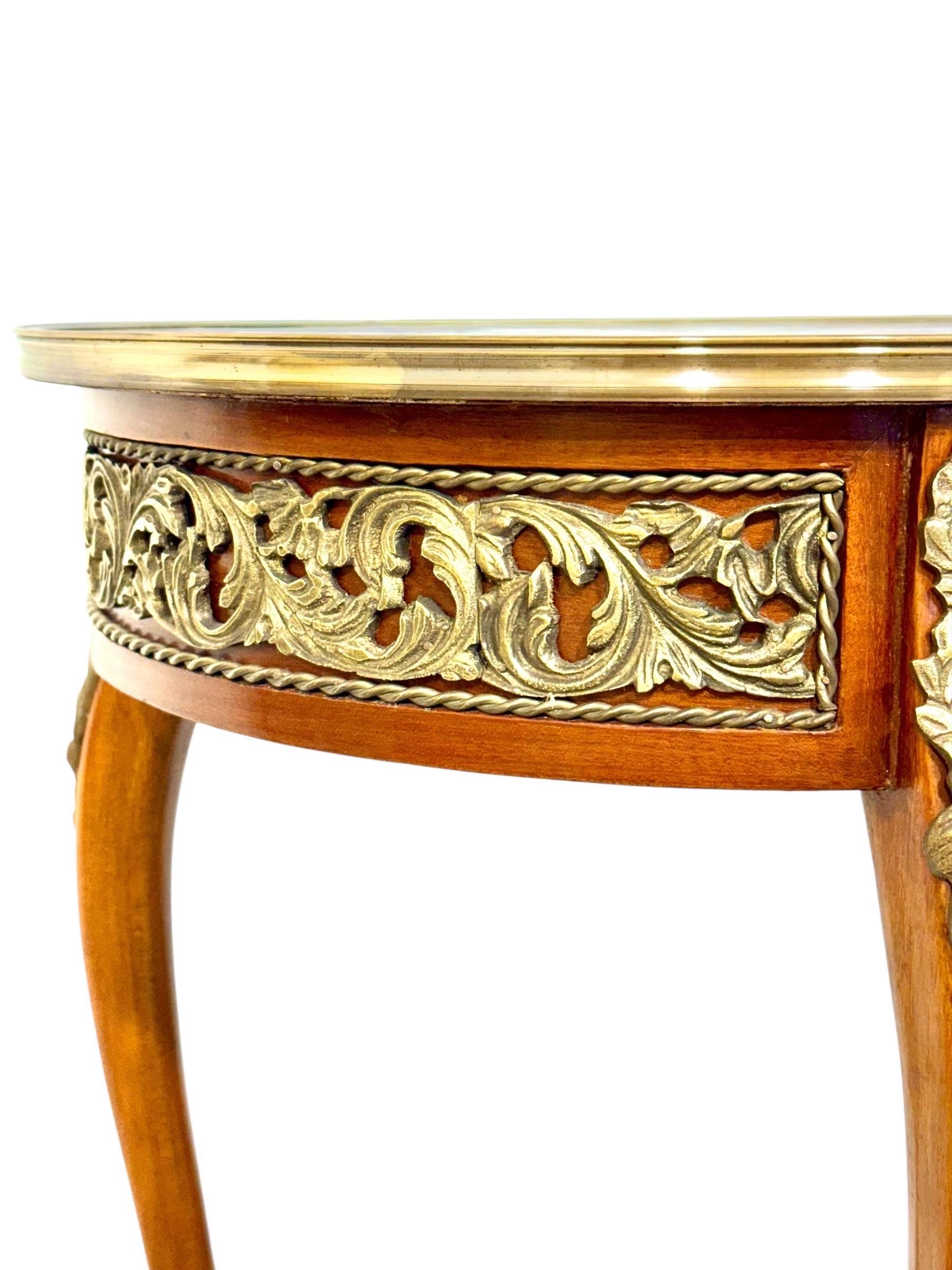 Guéridon Montado en Bronce Dorado Estilo Luis XV, Francia, Finales S. XIX en venta 2