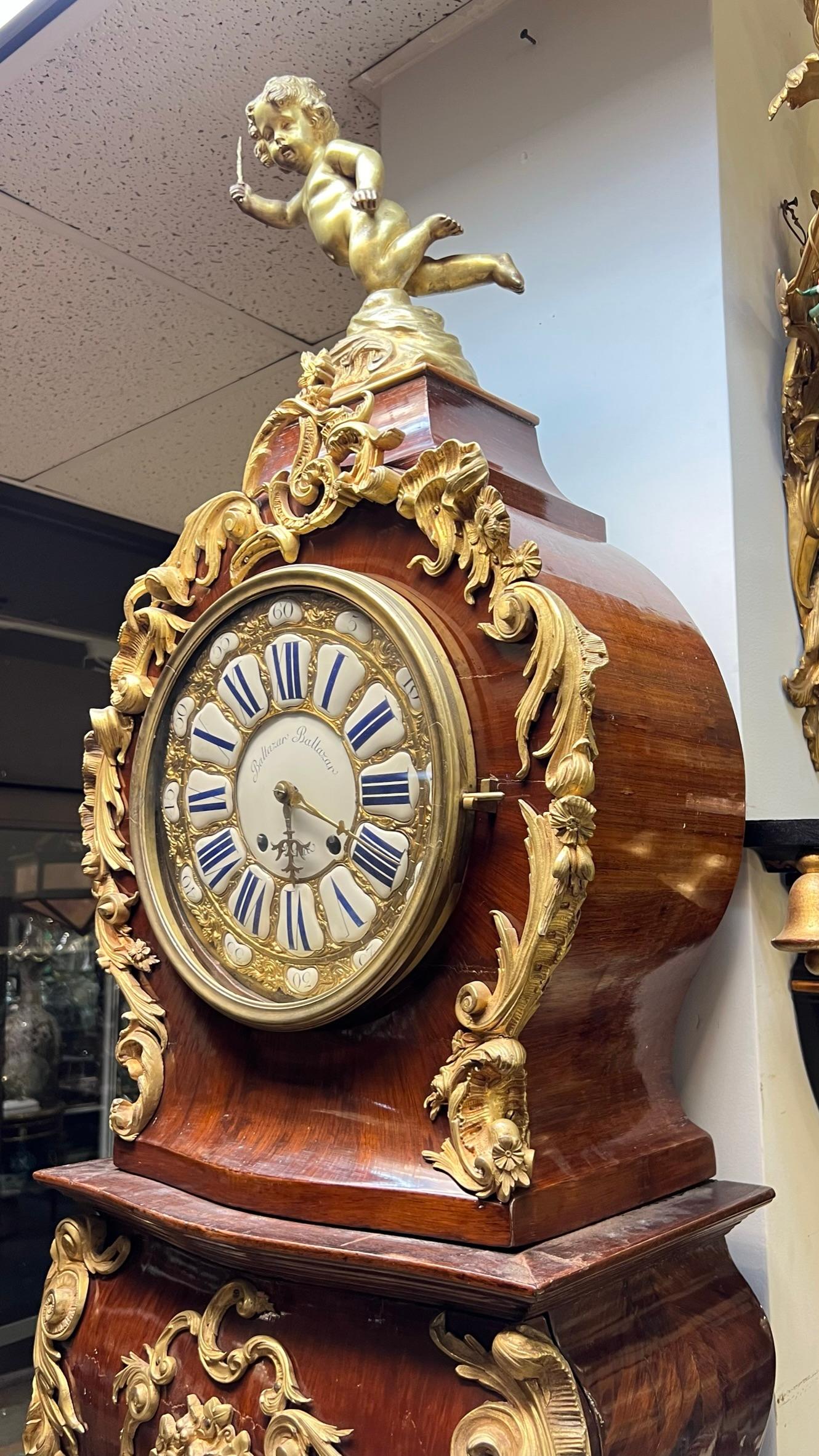 Louis XV-Stil vergoldete Bronze montiert Kingwood Tall-Gehäuse Uhr mit Intarsien Intarsien im Angebot 2