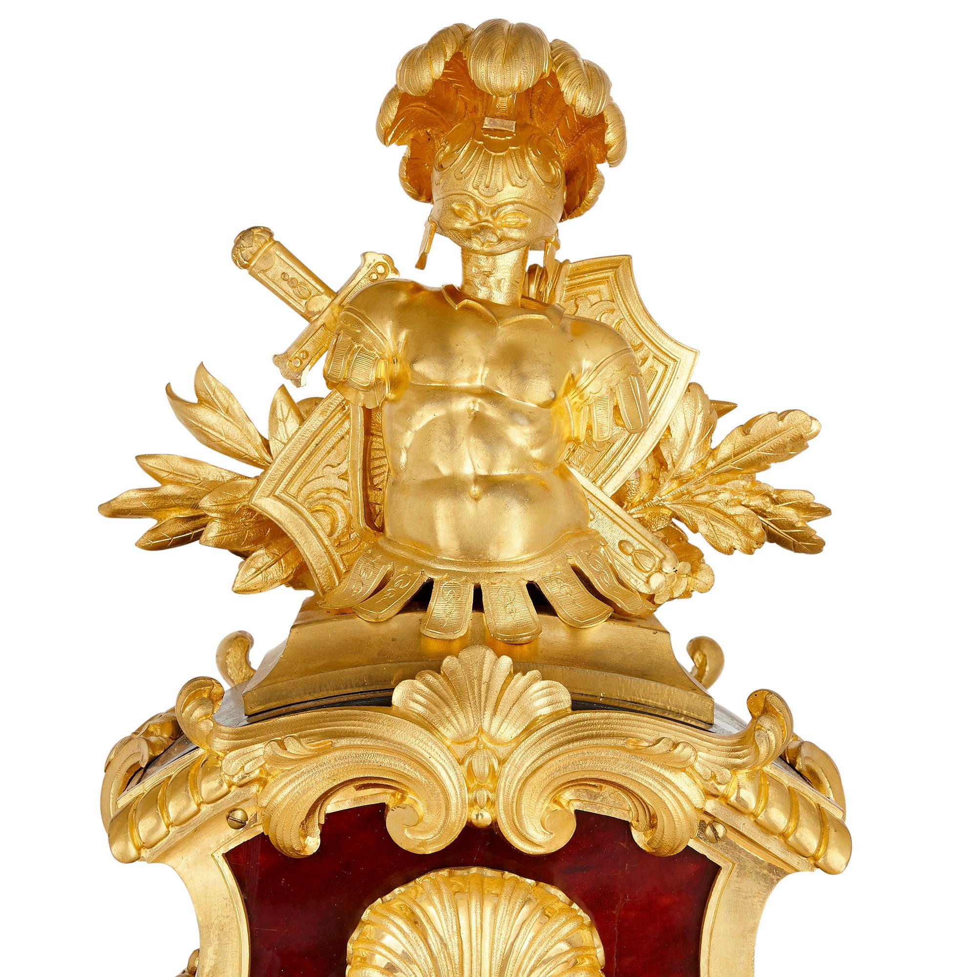 Français Horloge à support en forme de écaille de tortue de style Louis XV montée sur bronze doré par Gros en vente