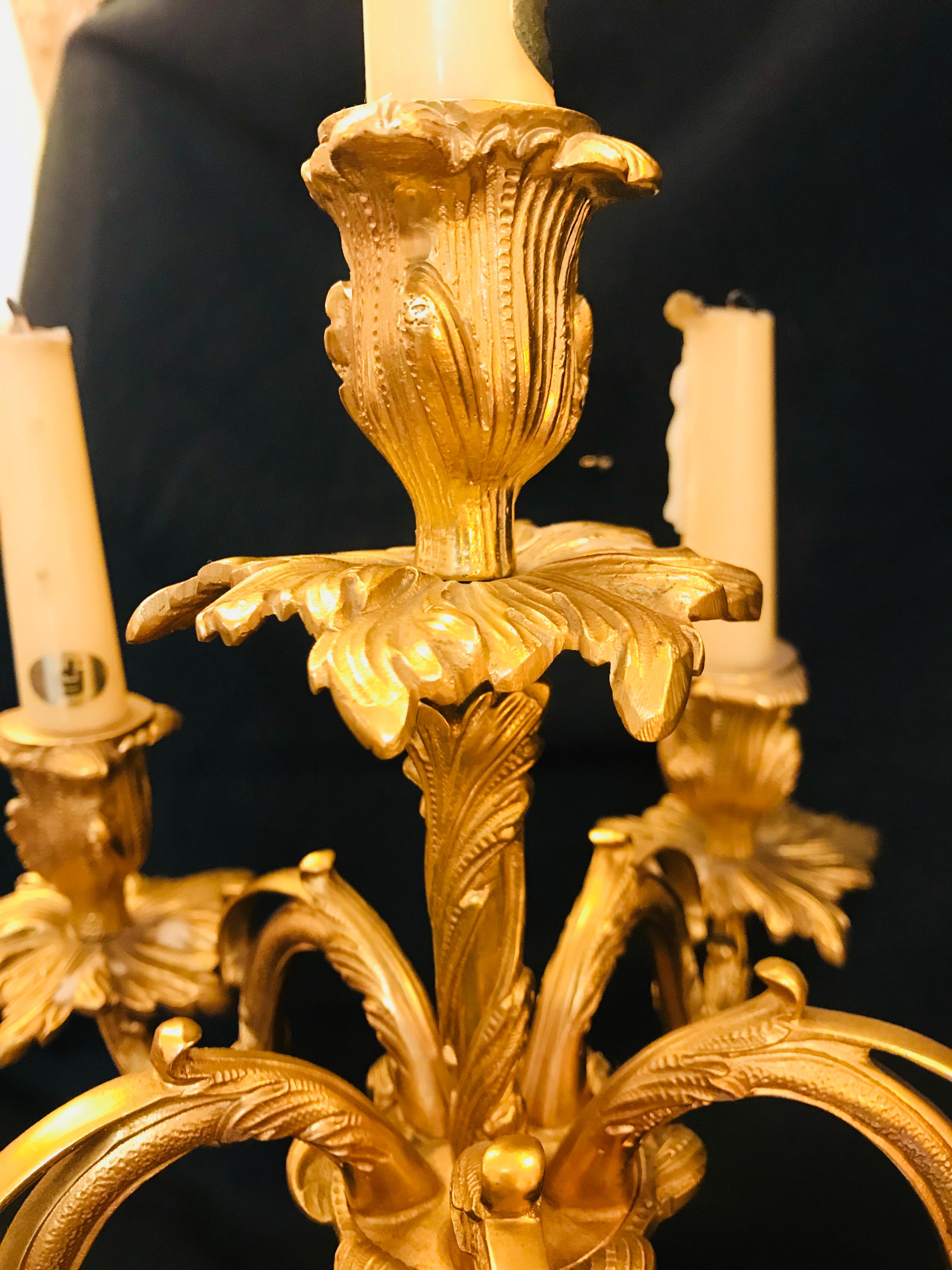 Sechs Leuchten-Kandelaber aus vergoldeter Bronze im Louis-XV-Stil von Gherardo Degli Albizzi (Italienisch) im Angebot