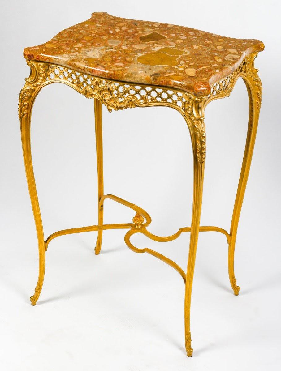 Table en bronze doré de style Louis XV, plateau en marbre, 19e siècle. en vente 3