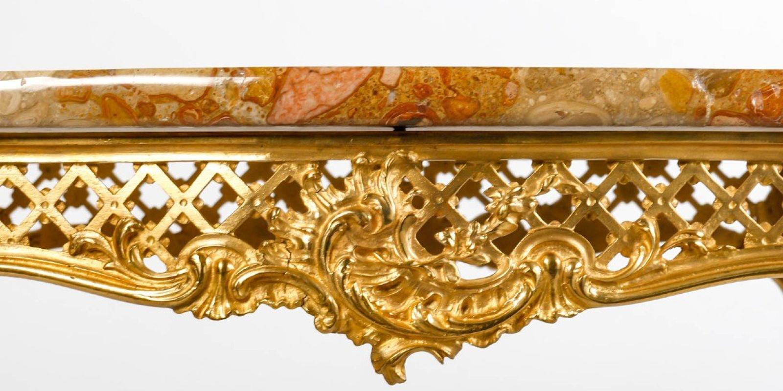 Vergoldeter Bronzetisch im Louis-XV-Stil, Marmorplatte, 19. Jahrhundert. im Zustand „Gut“ im Angebot in Saint-Ouen, FR