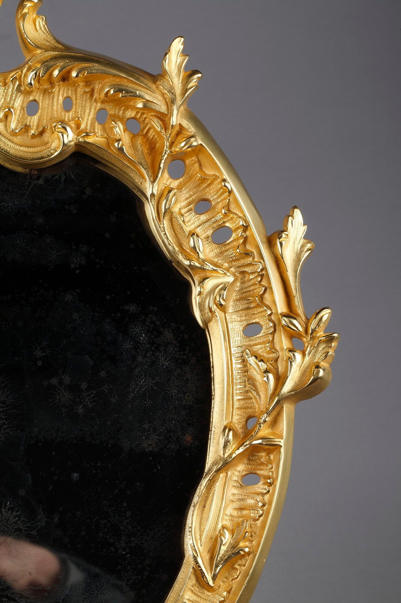 Vergoldeter Bronze-Tischspiegel im Stil Louis XV. im Angebot 5