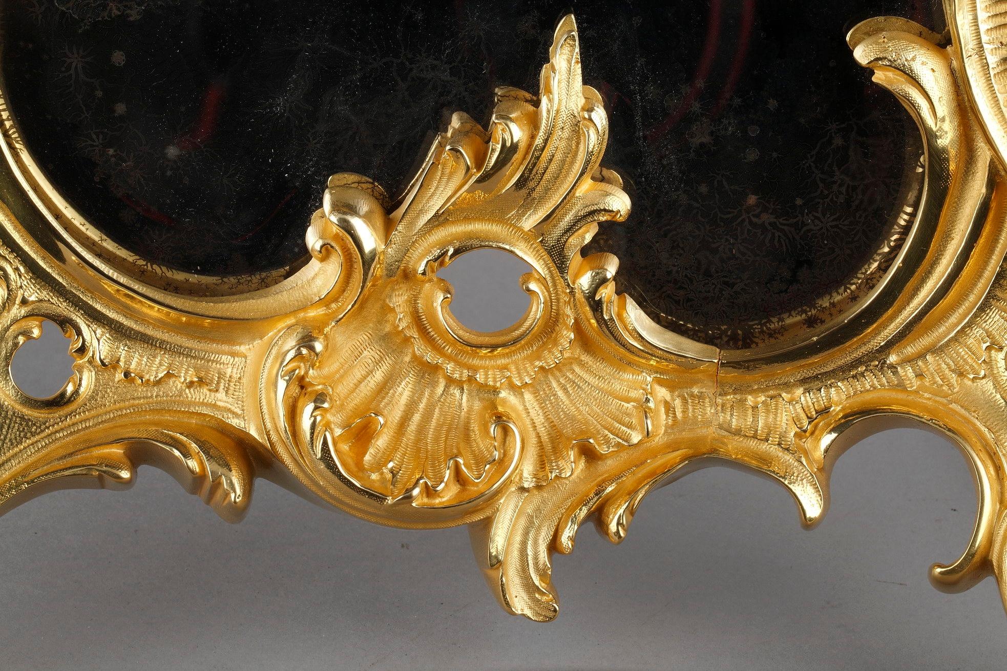 Vergoldeter Bronze-Tischspiegel im Stil Louis XV. im Angebot 7