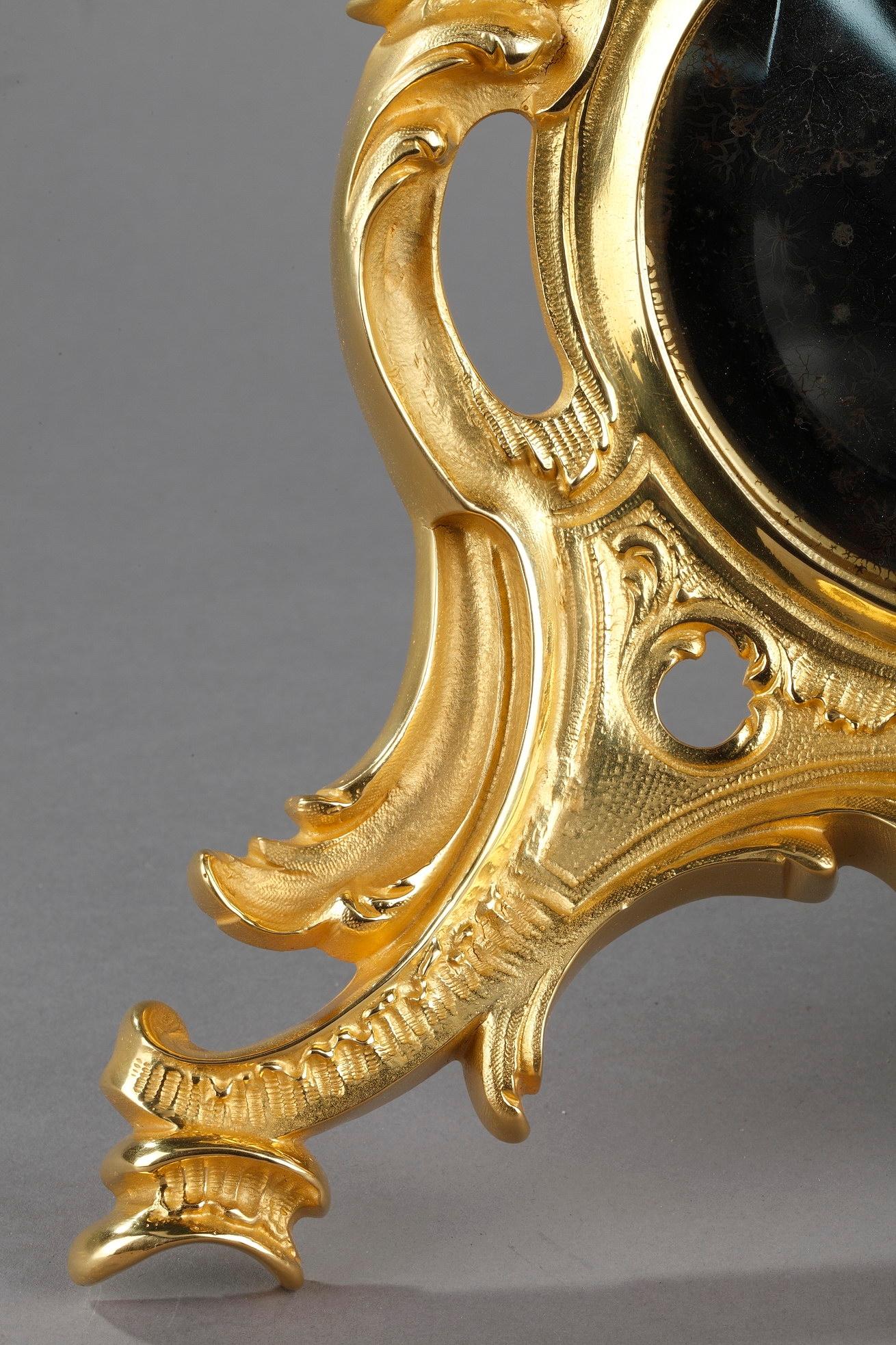Vergoldeter Bronze-Tischspiegel im Stil Louis XV. im Angebot 8
