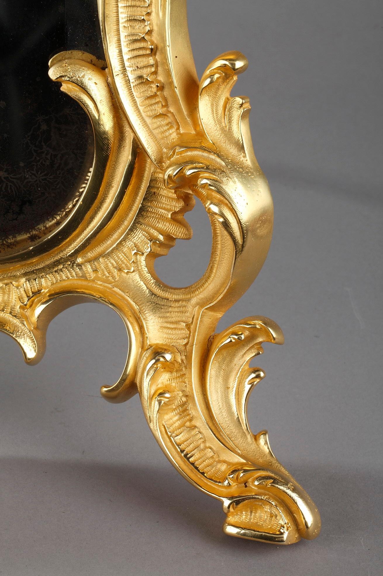 Vergoldeter Bronze-Tischspiegel im Stil Louis XV. im Angebot 9