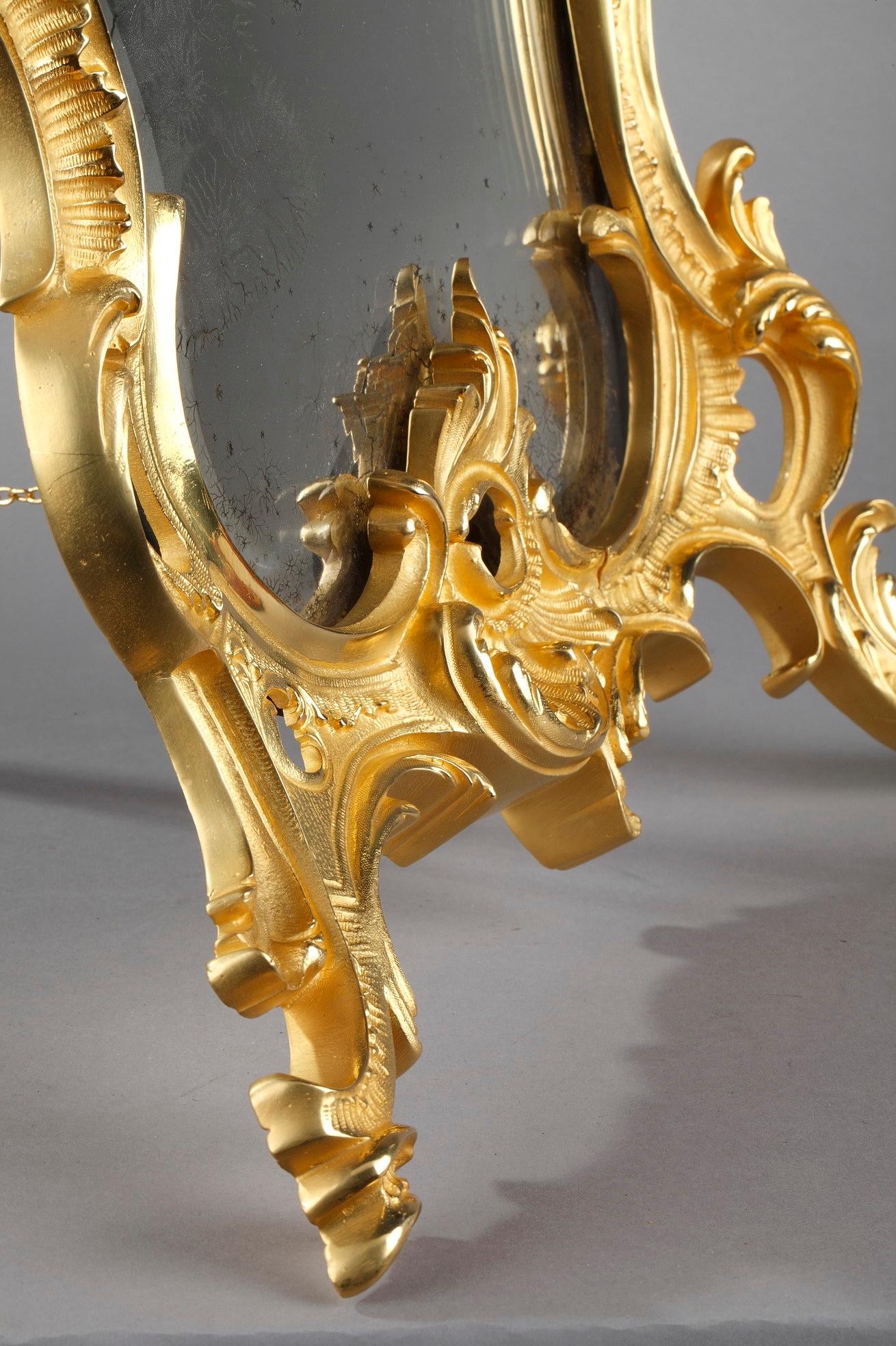 Vergoldeter Bronze-Tischspiegel im Stil Louis XV. im Angebot 11