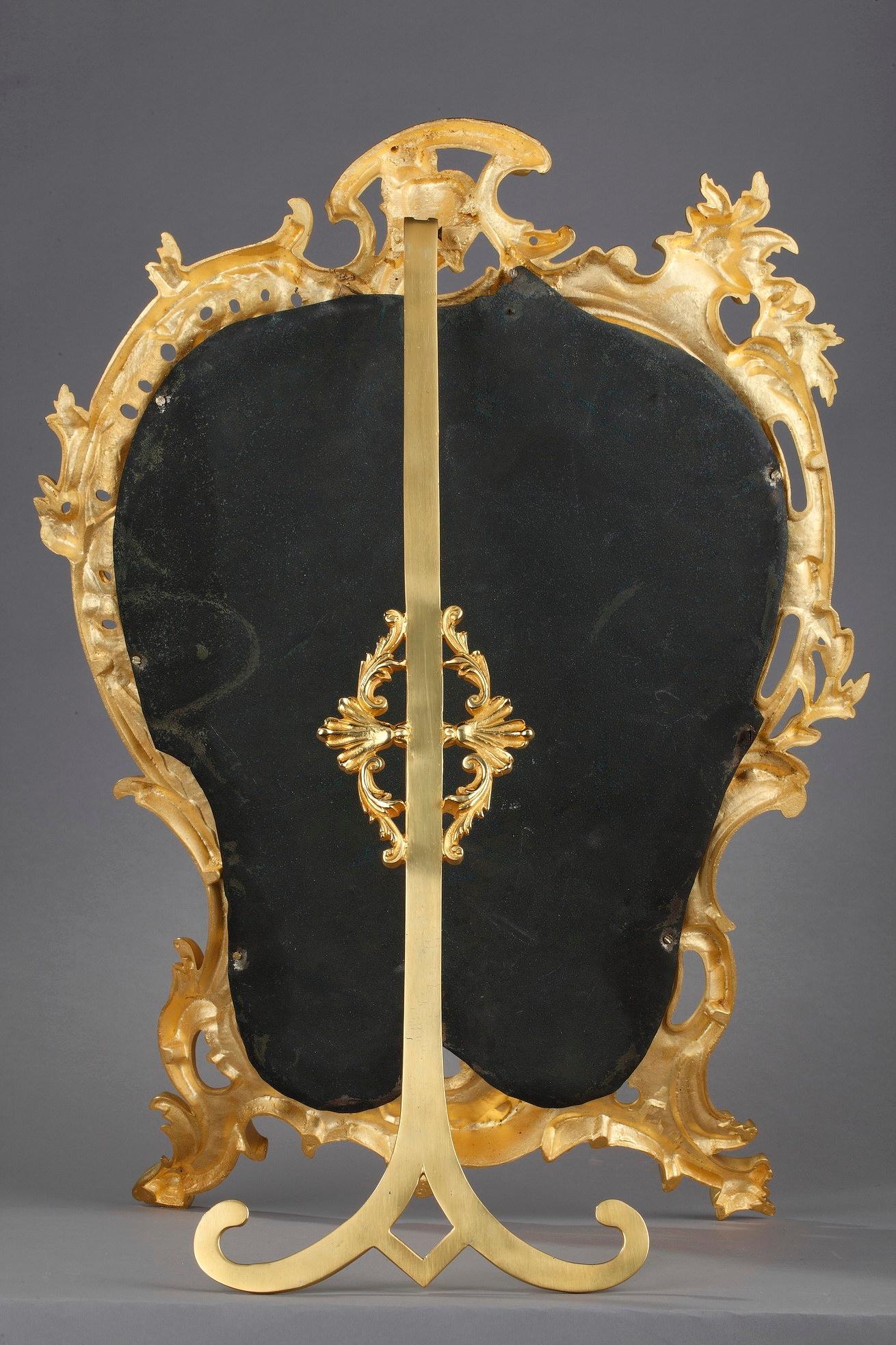 Vergoldeter Bronze-Tischspiegel im Stil Louis XV. im Angebot 12