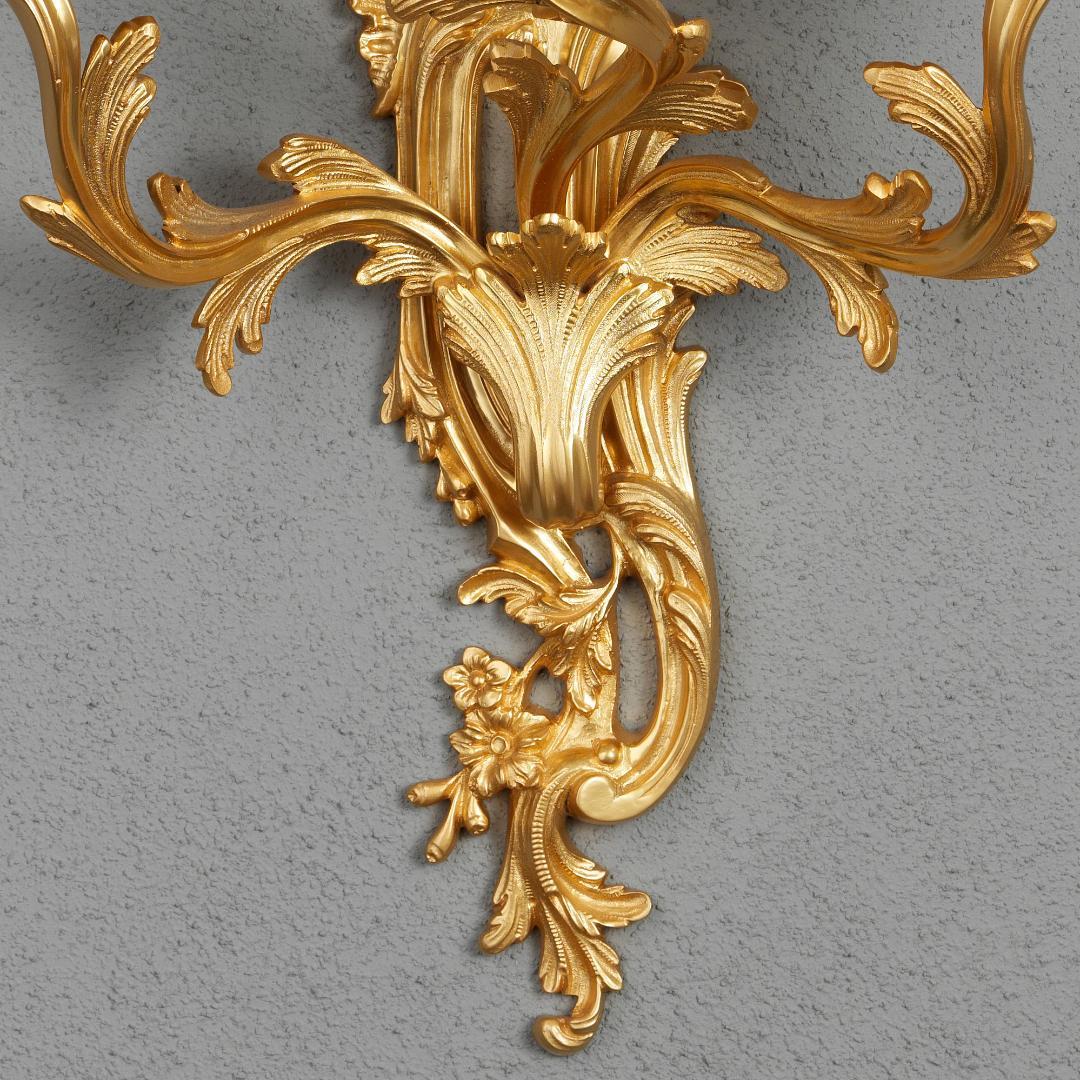 Wandleuchter aus vergoldeter Bronze im Louis-XV-Stil von Gherardo Degli Albizzi (Louis XV.) im Angebot