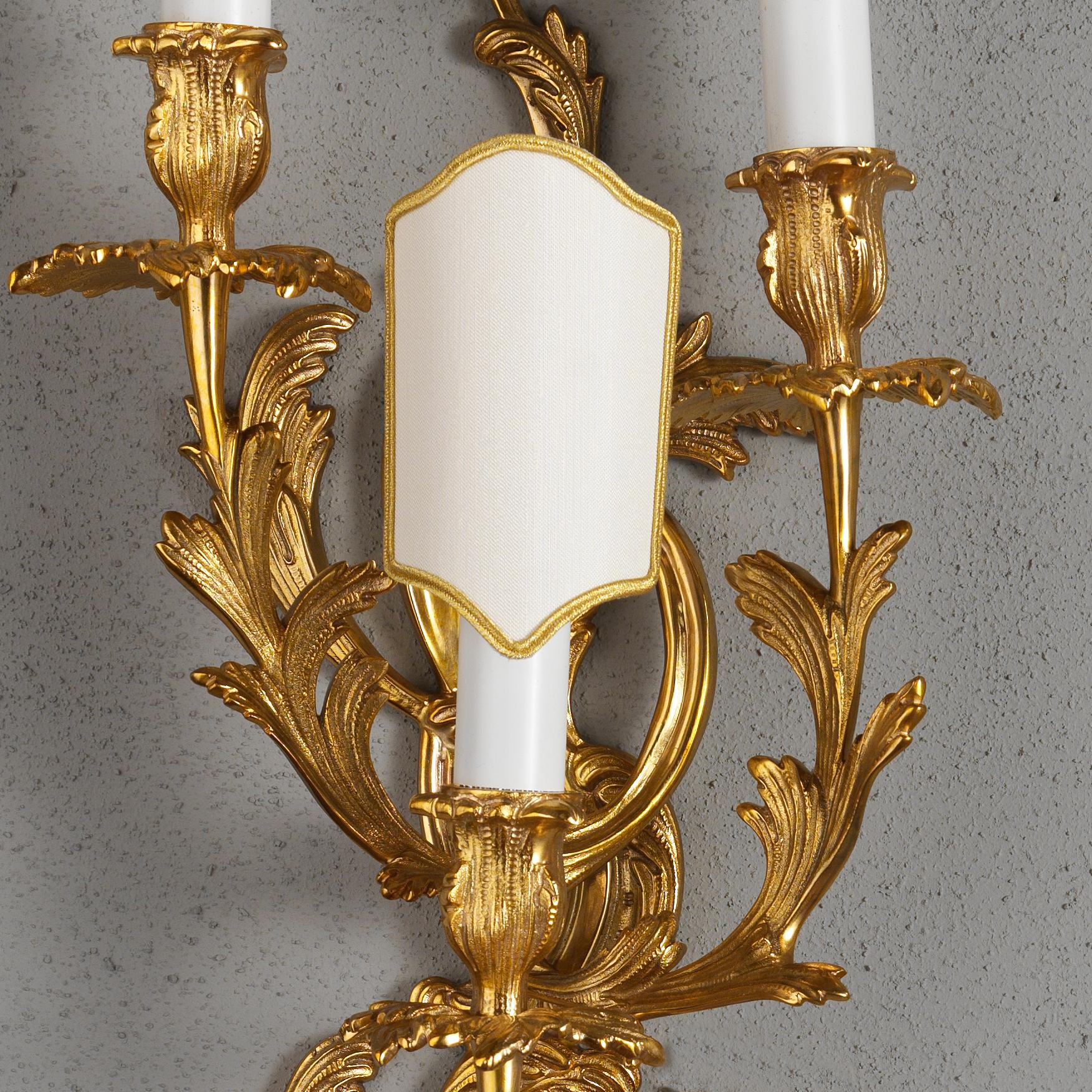 Wandleuchter aus vergoldeter Bronze im Louis-XV-Stil von Gherardo Degli Albizzi (Louis XV.) im Angebot