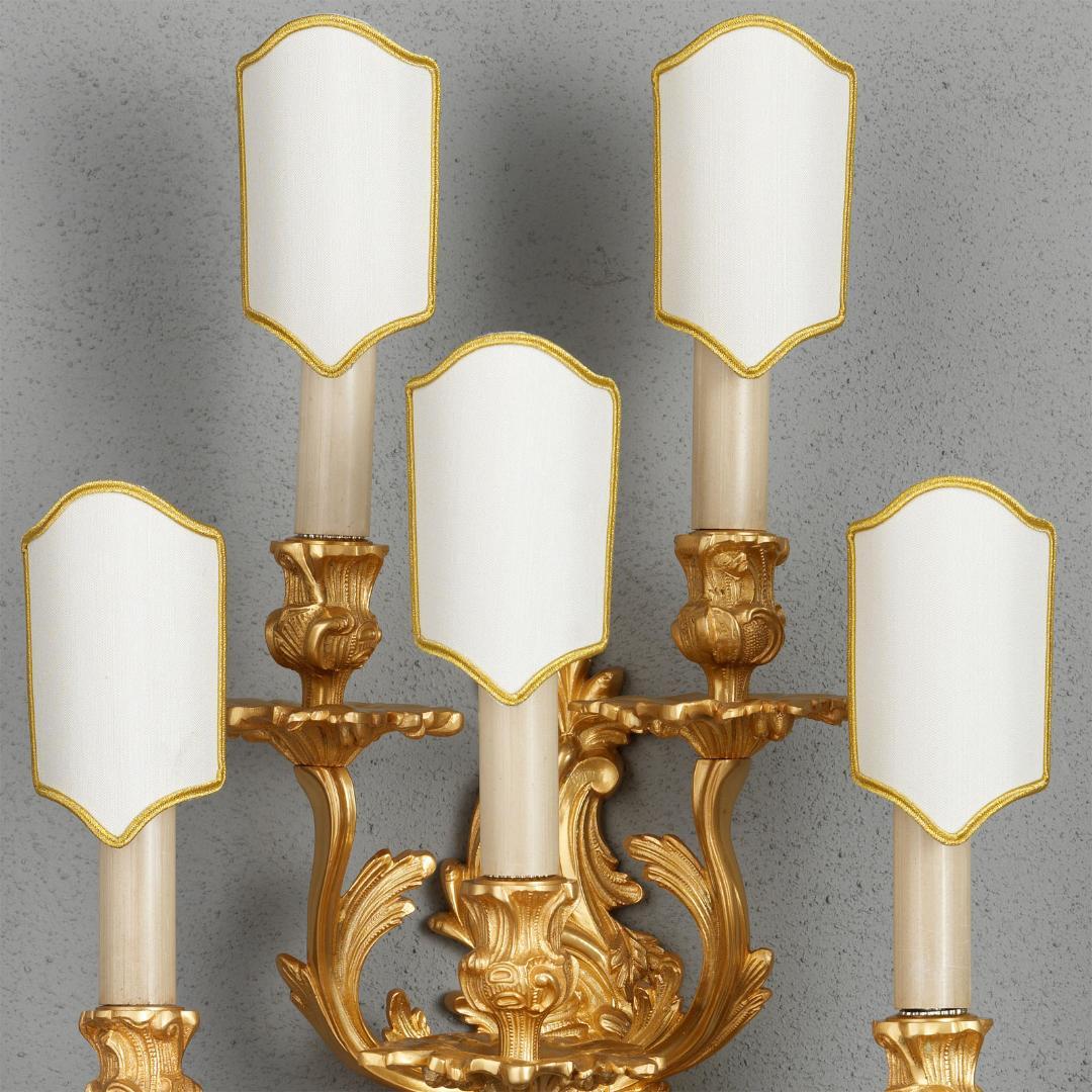 Aplique de pared de bronce dorado estilo Luis XV de Gherardo Degli Albizzi Dorado en venta