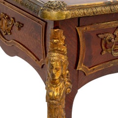 Louis XV Stil vergoldetes Metall und Kingwood Bureau Plat