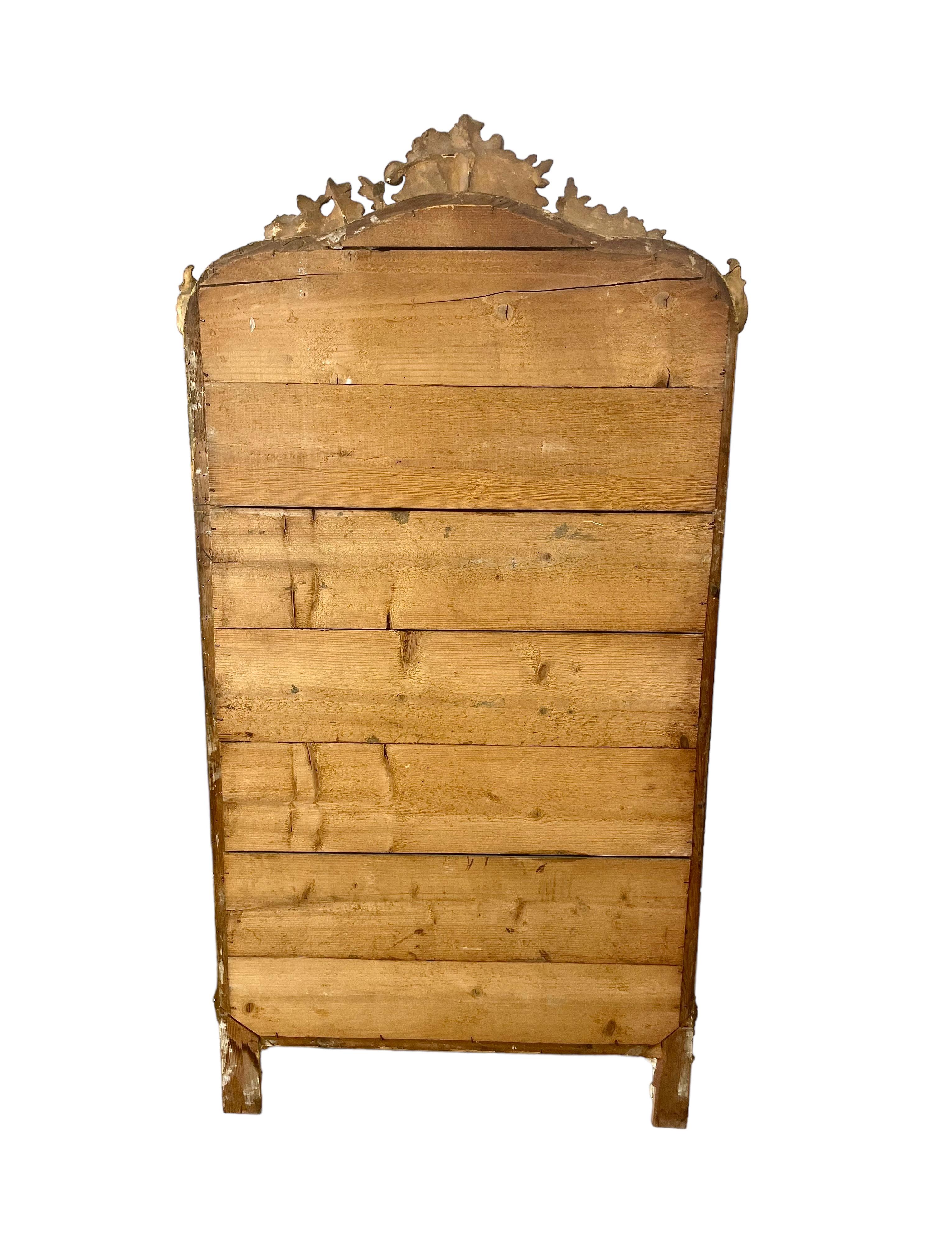 Miroir biseauté en bois doré de style Louis XV du XIXe siècle  en vente 3