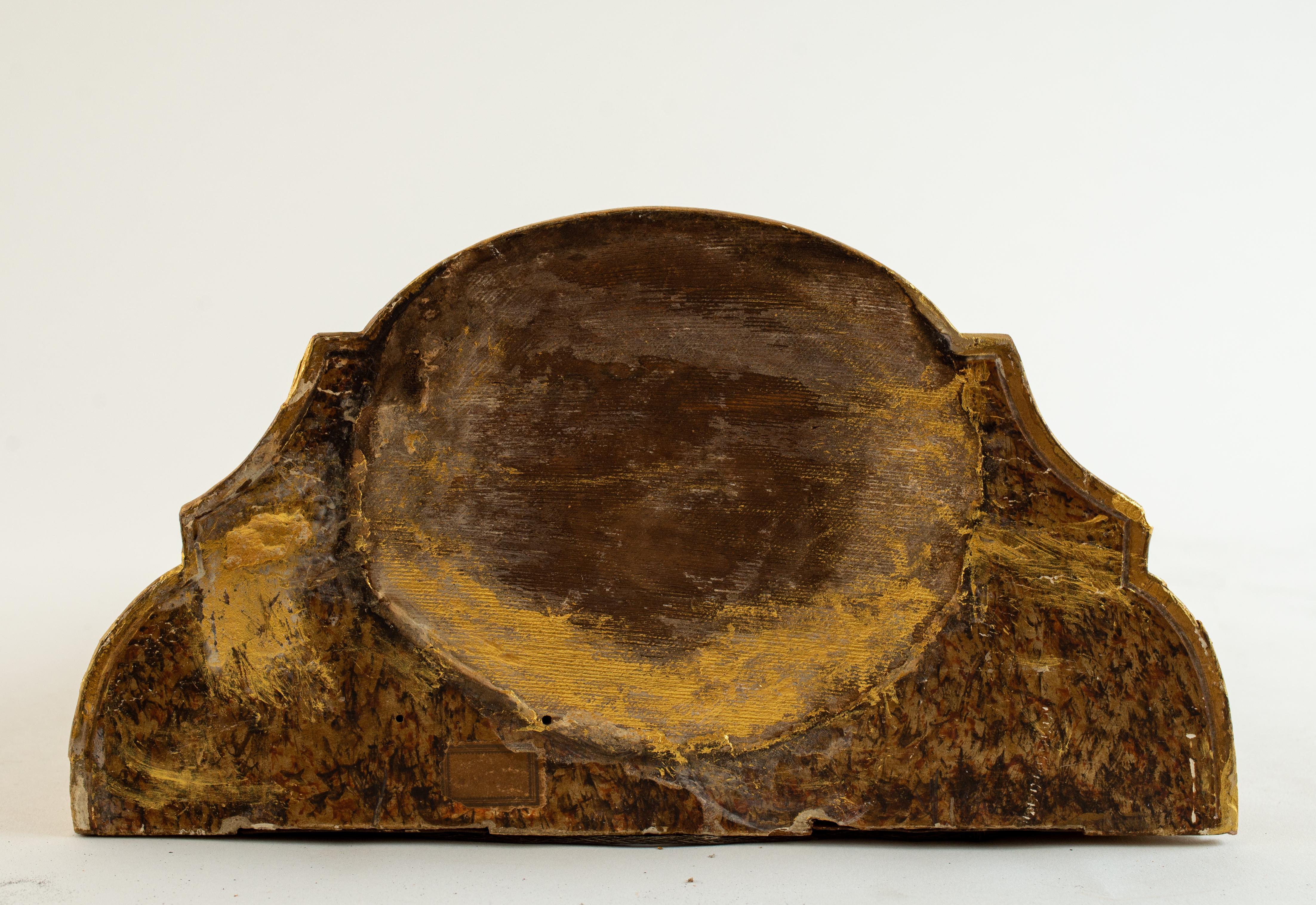 Legno dorato Mensola da parete in porcellana in stile Luigi XV con legno di Gilt e Chinoiserie in vendita