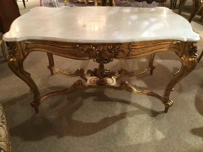 French Louis XV Style Giltwood and Marble-Top Center Table with Foliate Garlands For Sale