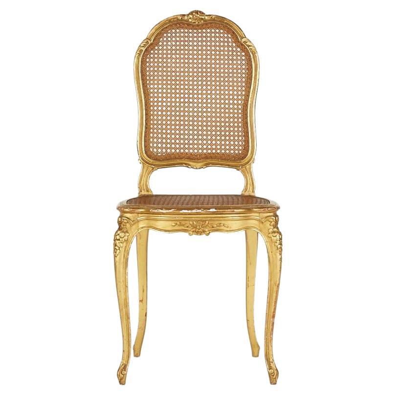 Chaise en bois doré de style Louis XV, 19e siècle. en vente
