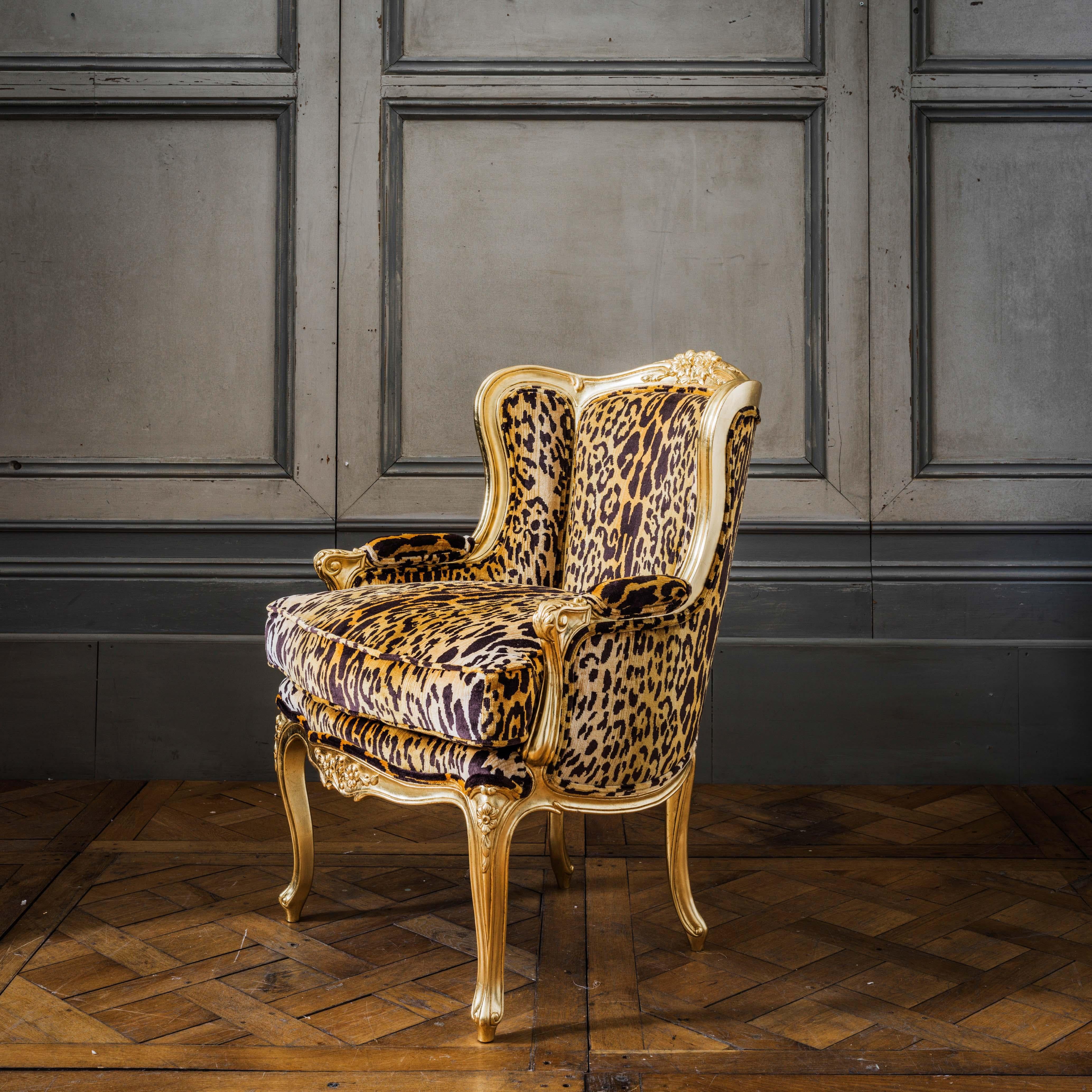 Duchesse Brisse en bois doré de style Louis XV, chaise longue et paire de chaises en vente 8
