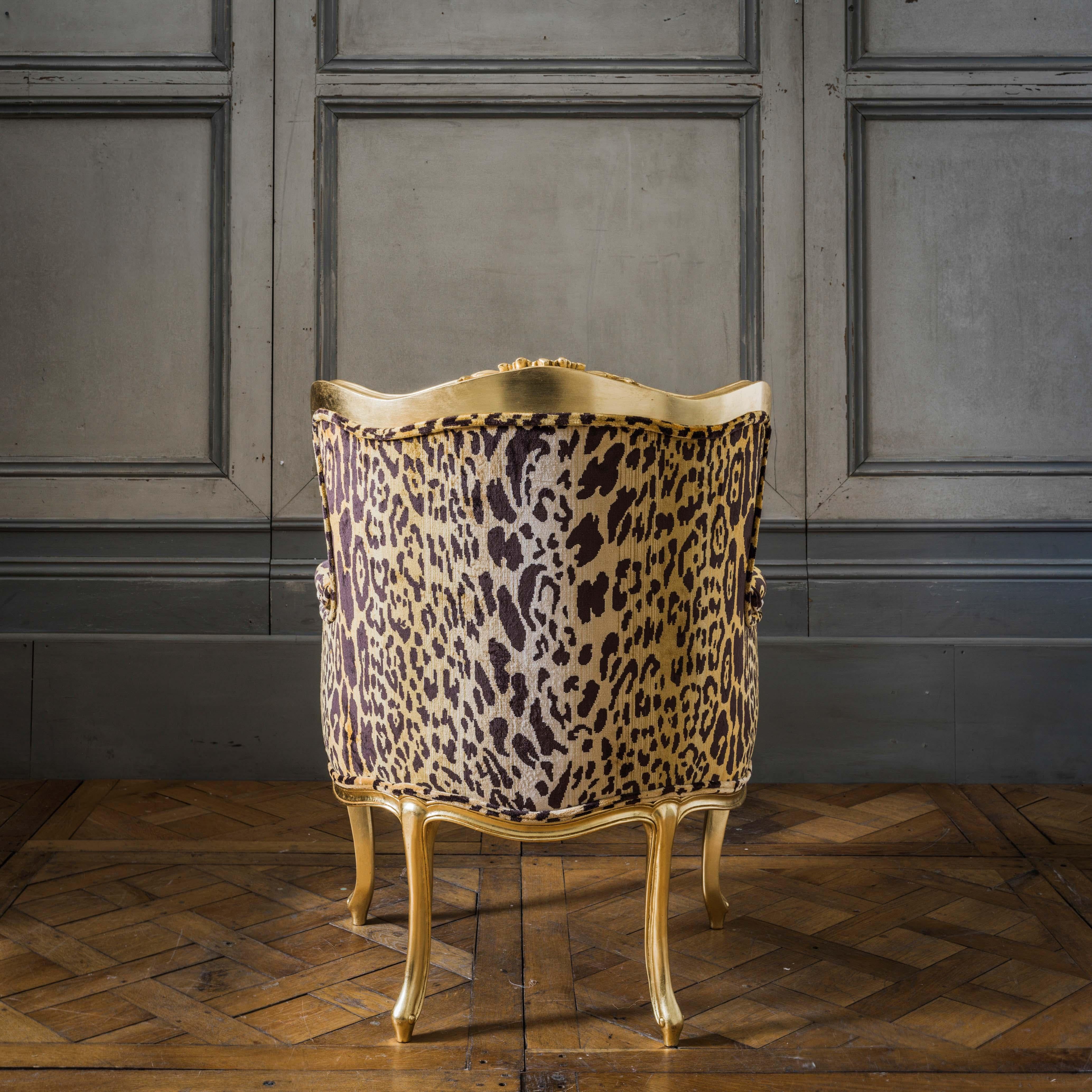 Duchesse Brisse en bois doré de style Louis XV, chaise longue et paire de chaises en vente 9