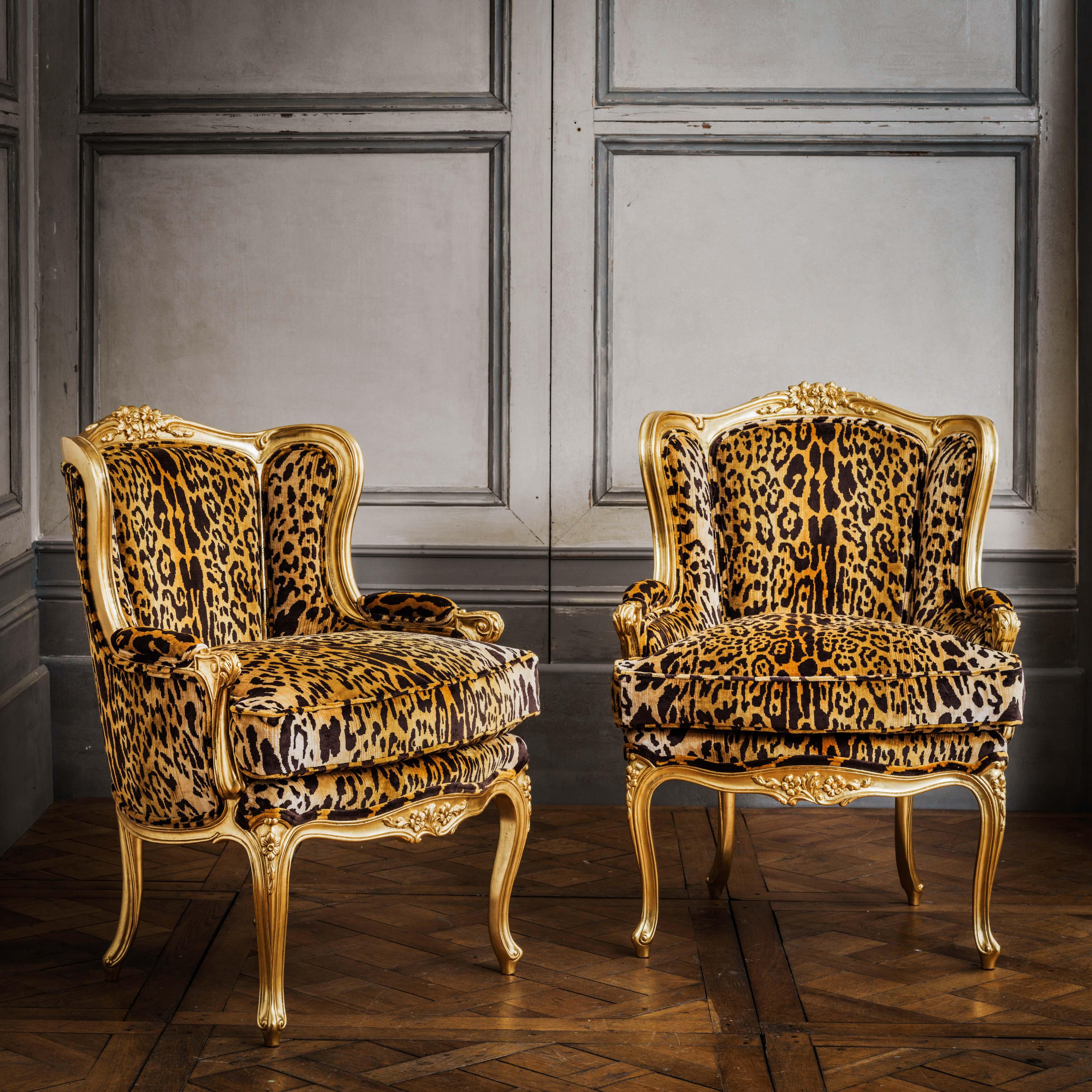 Duchesse Brisse en bois doré de style Louis XV, chaise longue et paire de chaises Excellent état - En vente à London, Park Royal